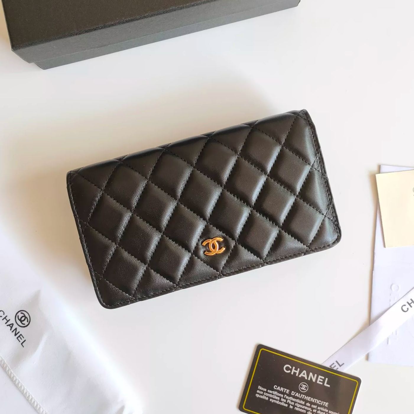 【CHANEL 】二つ折り財布  19-10-3CM