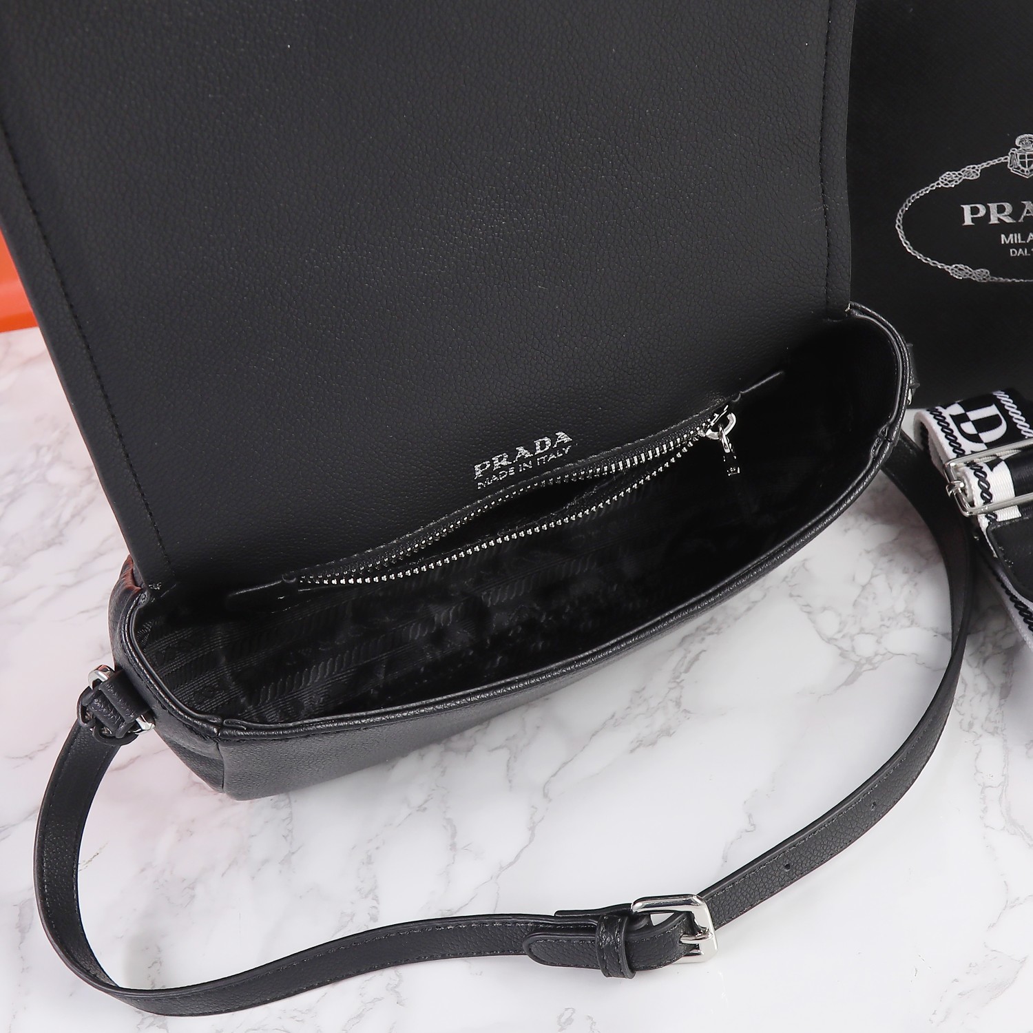 【PRADA】 サイズ: 23*18*9CM -3色