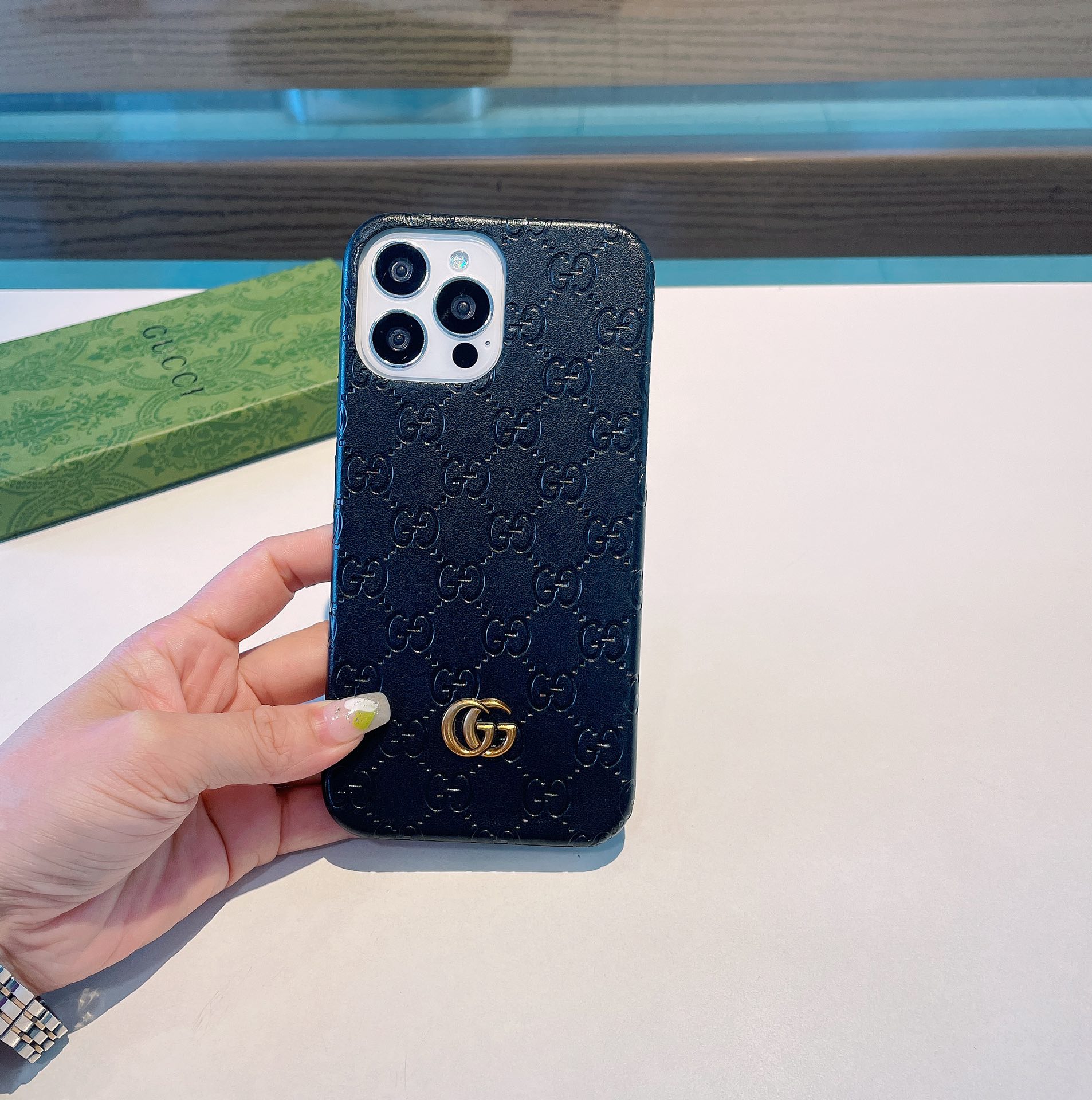 【スマホケース】Gucci  携帯カバー   -2色