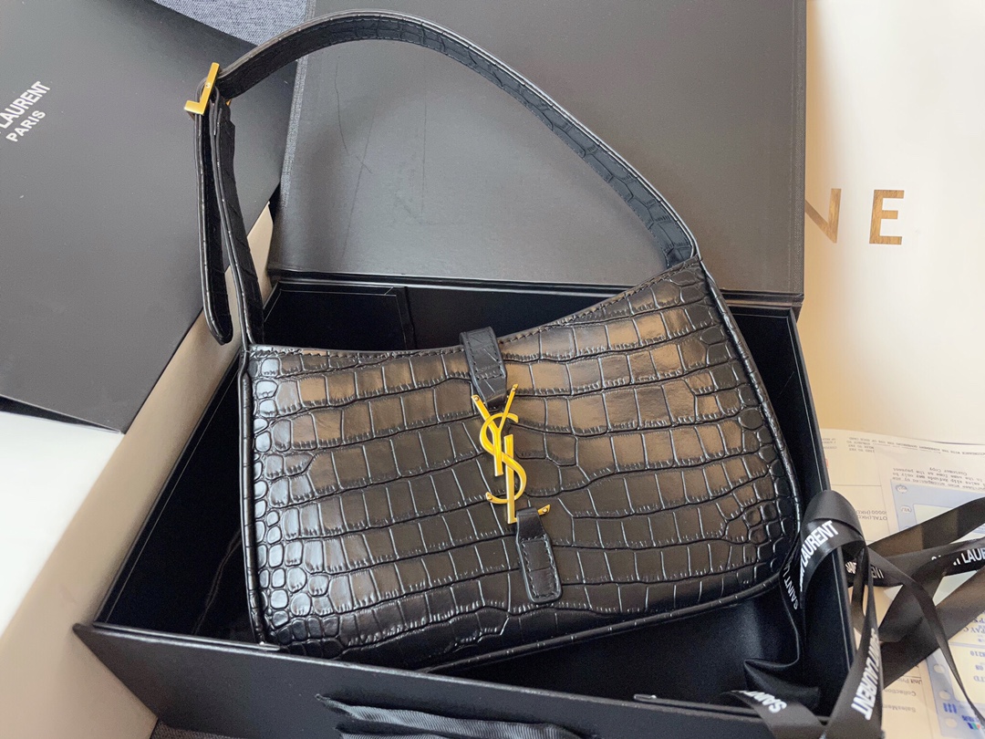 【SAINT LAURENT】 番号:657228  サイズ: 25*14*6CM -5色
