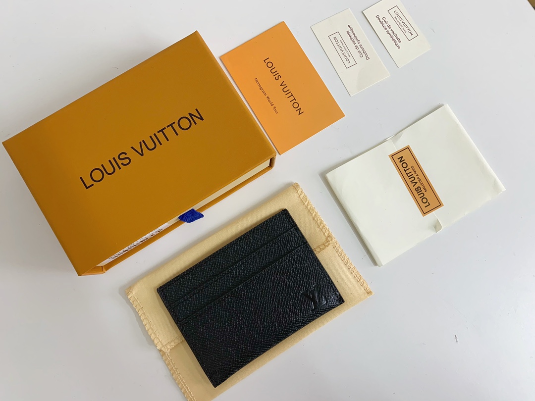 【LOUIS VUITTON】パスケース  7x11x2cm  -7色