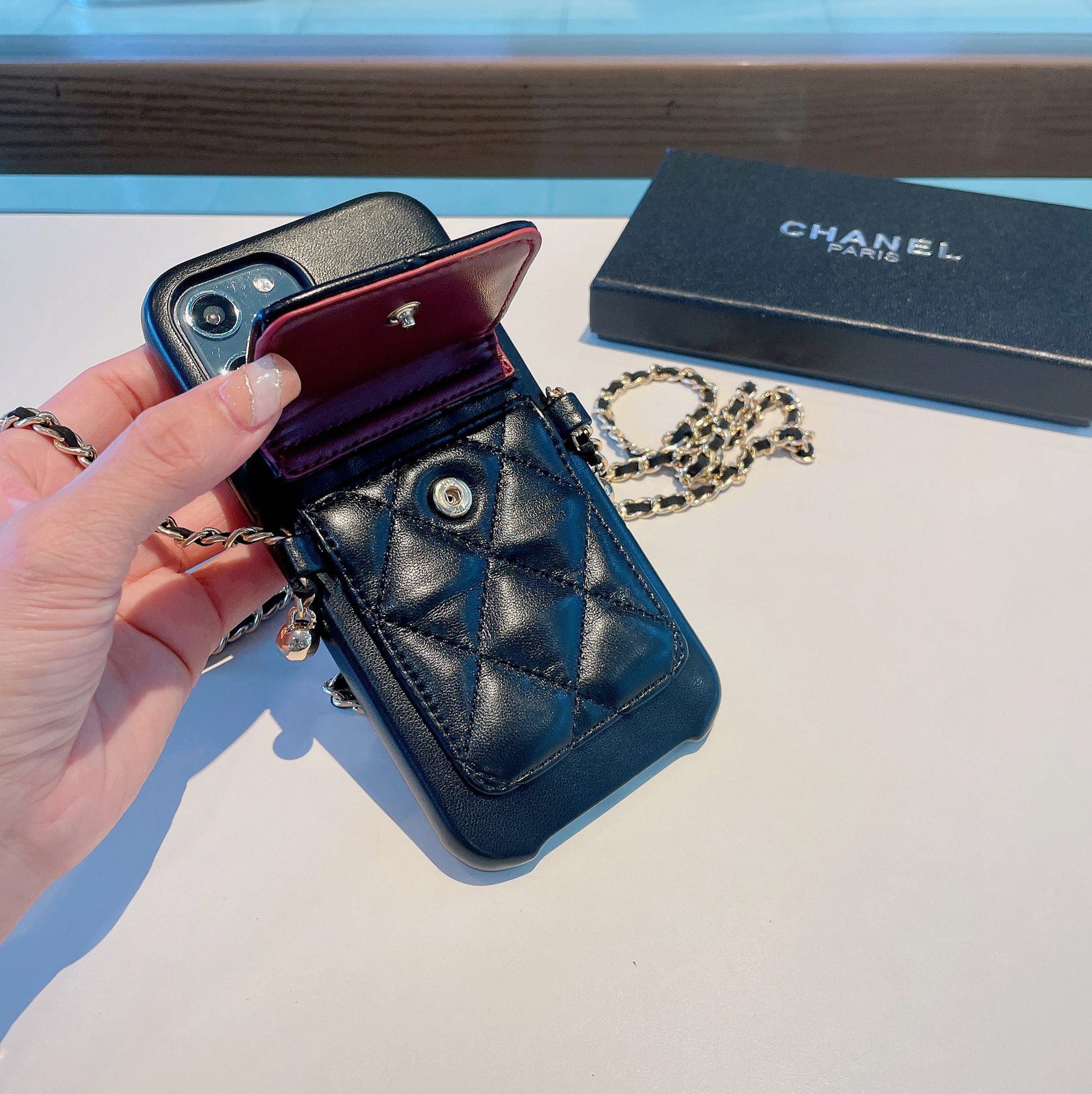 【スマホケース】 CHANEL  携帯カバー   -2色