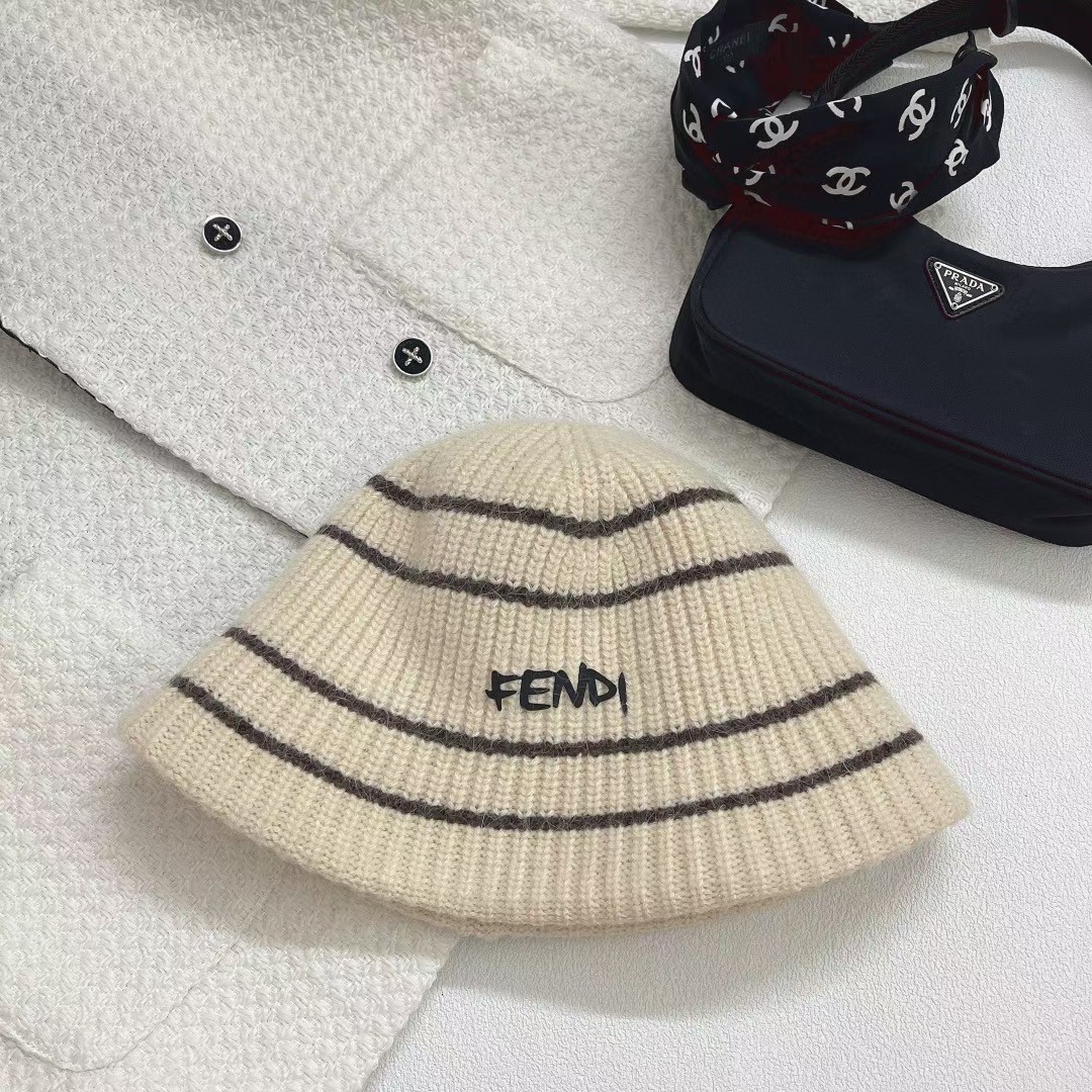 【キャップ 】FENDI  -6色