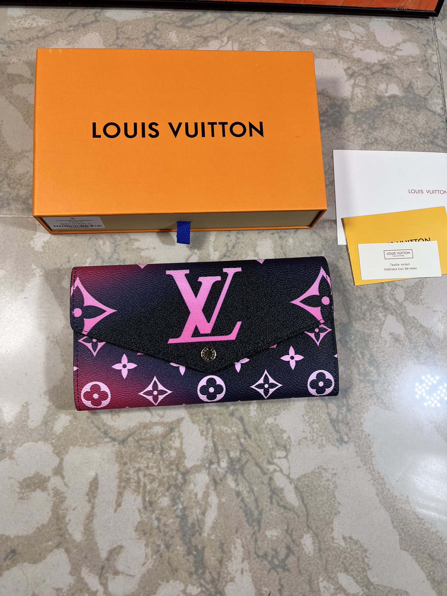 【LOUIS VUITTON】19.5 x 10.5 x 2.5 cm -3色