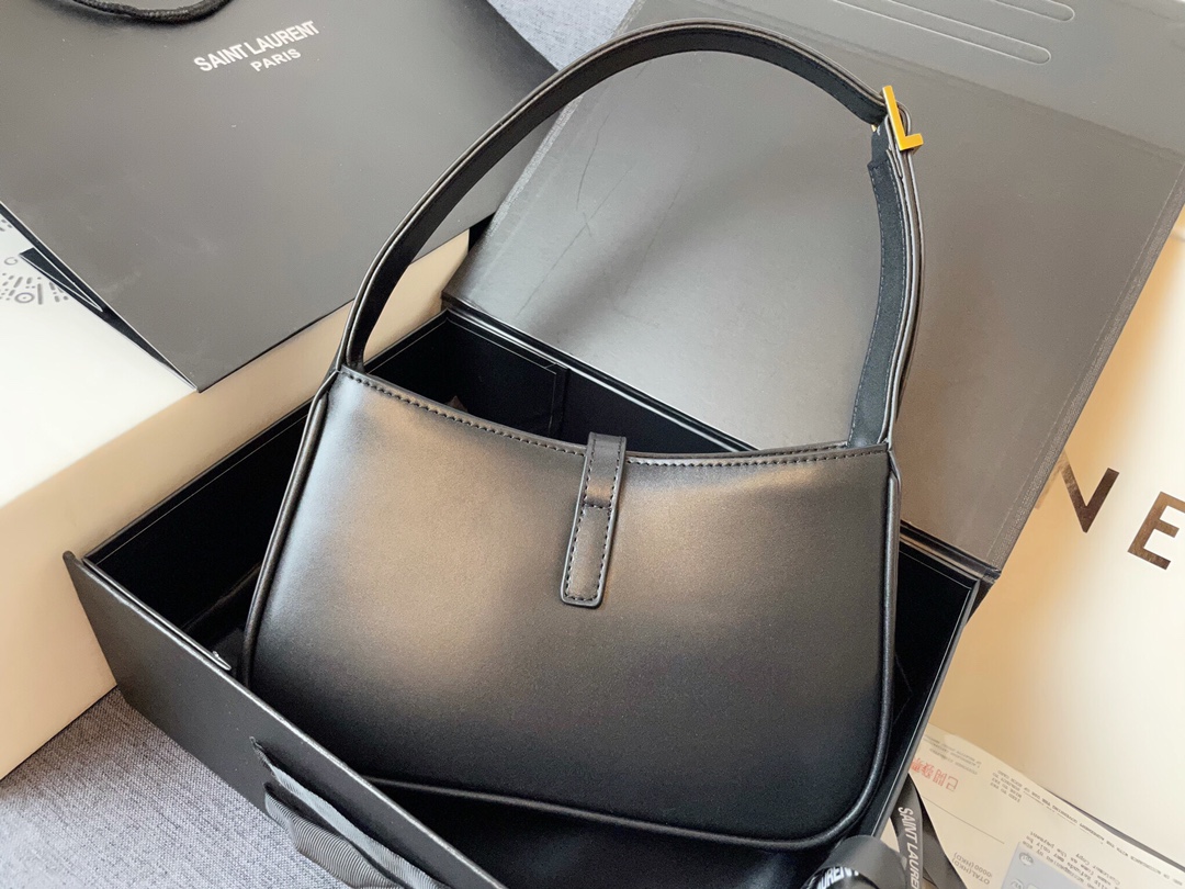 【SAINT LAURENT】 番号:657228  サイズ: 25*14*6CM -5色