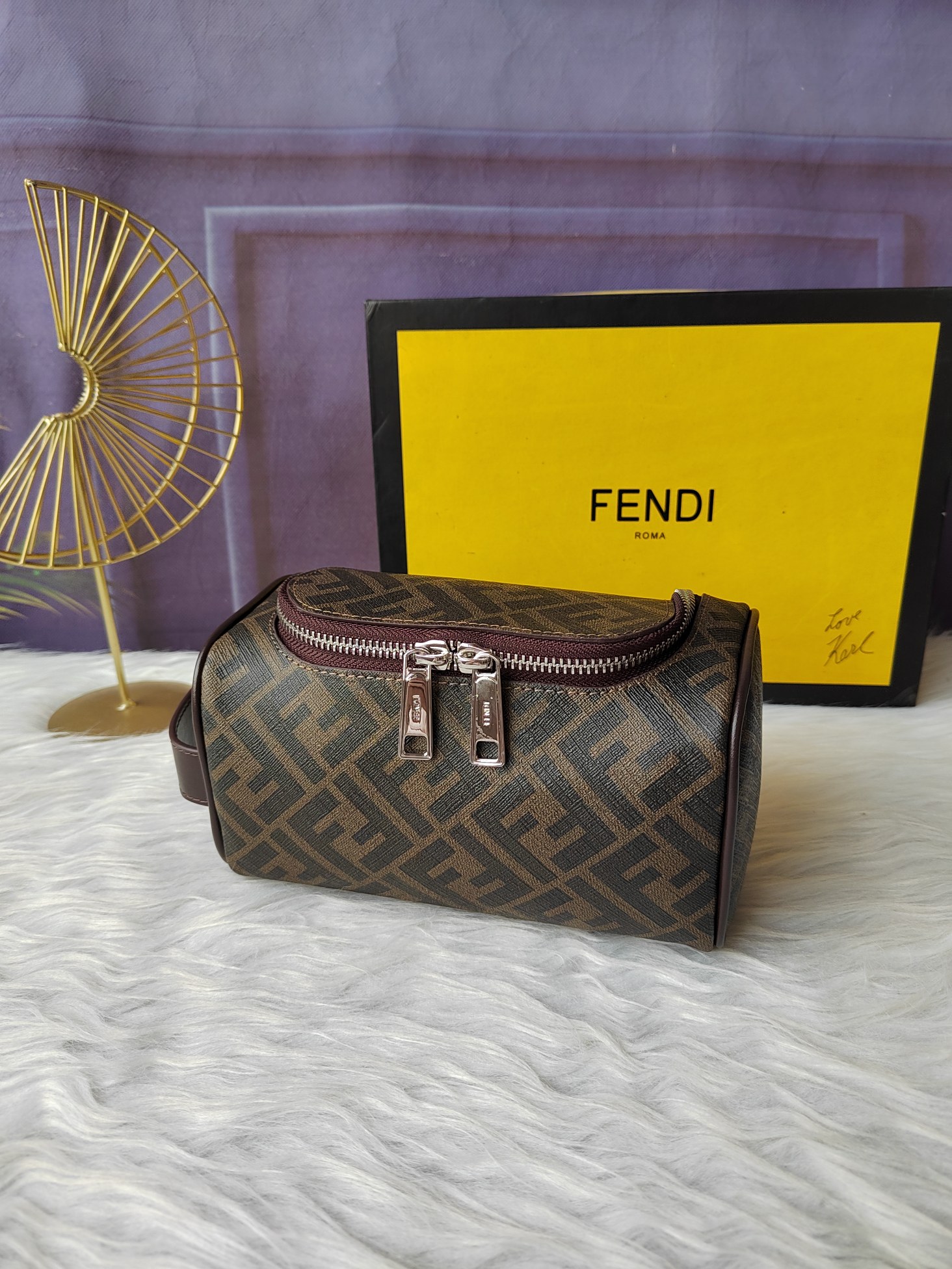 【FENDI】化粧ポーチ   サイズ: 25x13x13cm -3色