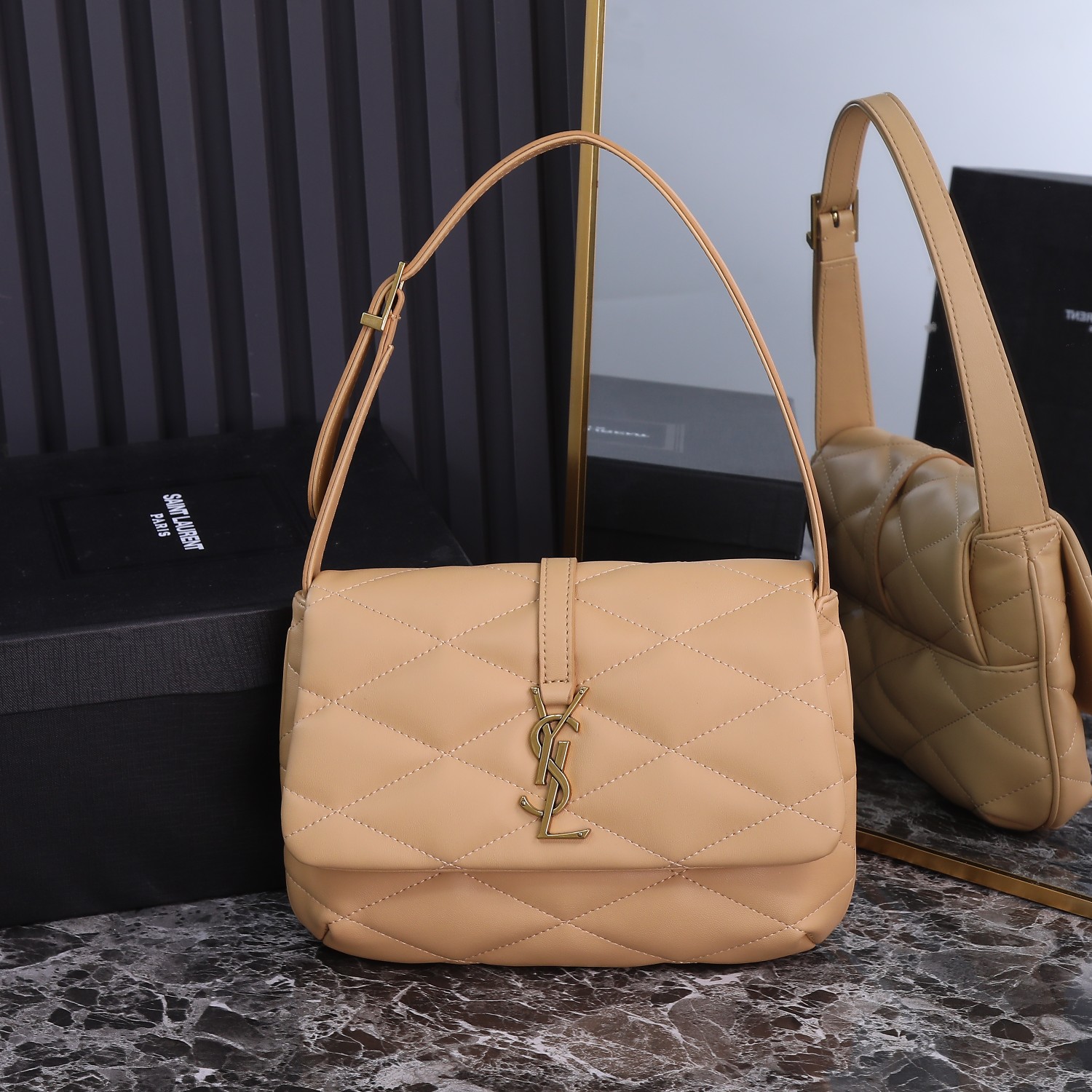 【SAINT LAURENT】  SUNSET サイズ: 24×18×5.5cm -3色