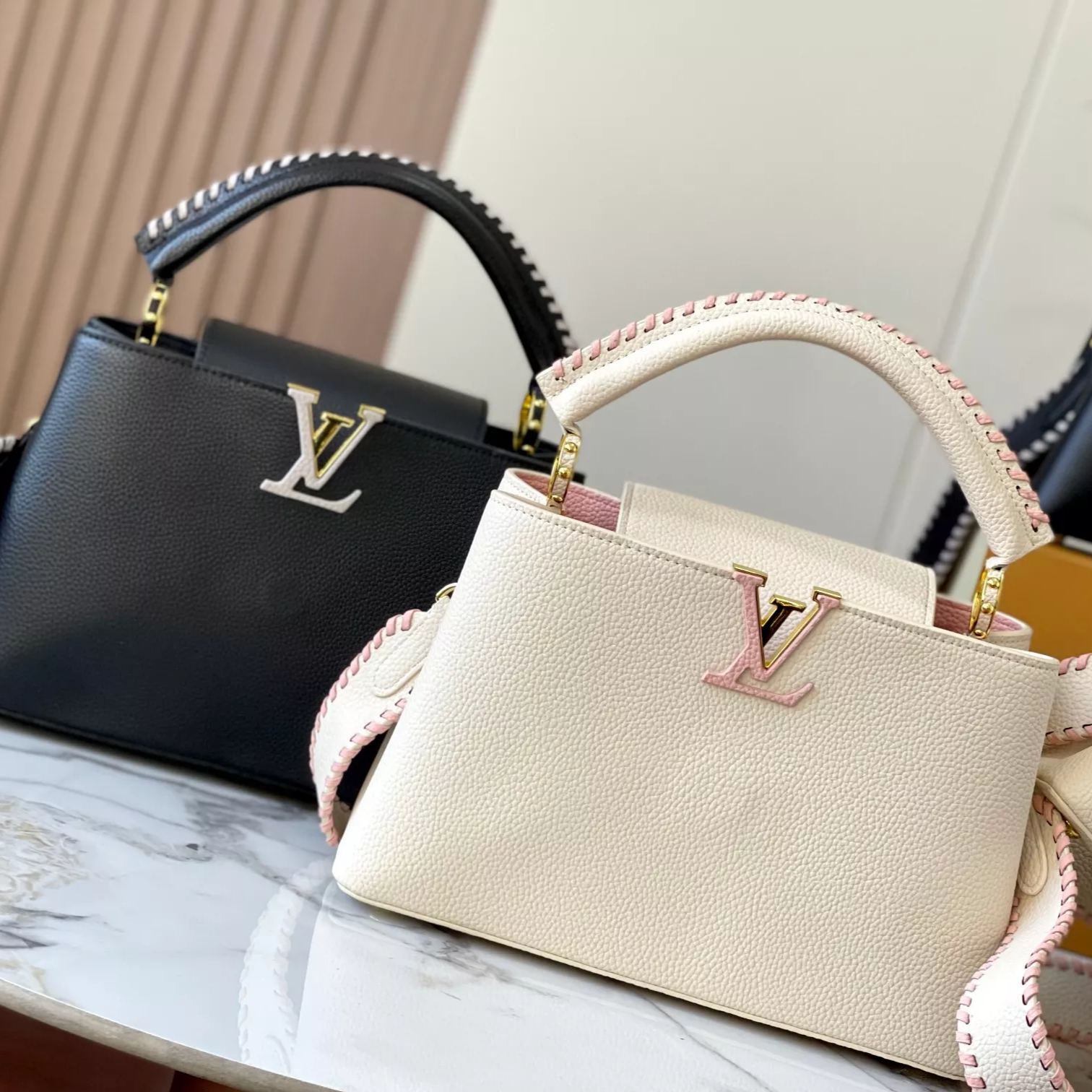 【LOUIS VUITTON】 Capucines -2SIZE  -2色
