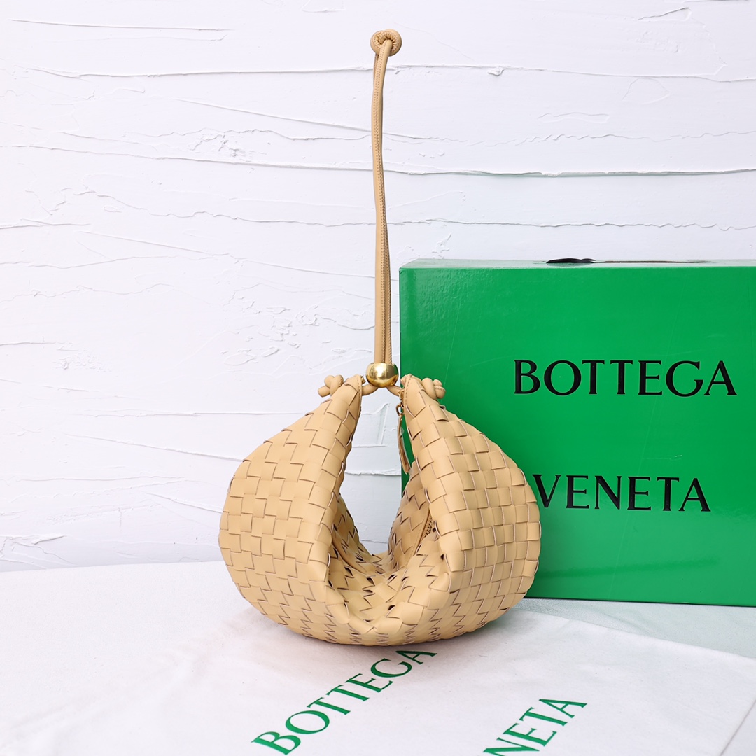 【Bottega Veneta】TURN -29*19*3CM -5色