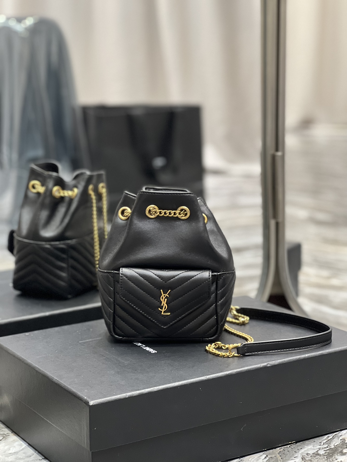 【SAINT LAURENT】 JOE  サイズ: 19x13x13CM  -2色