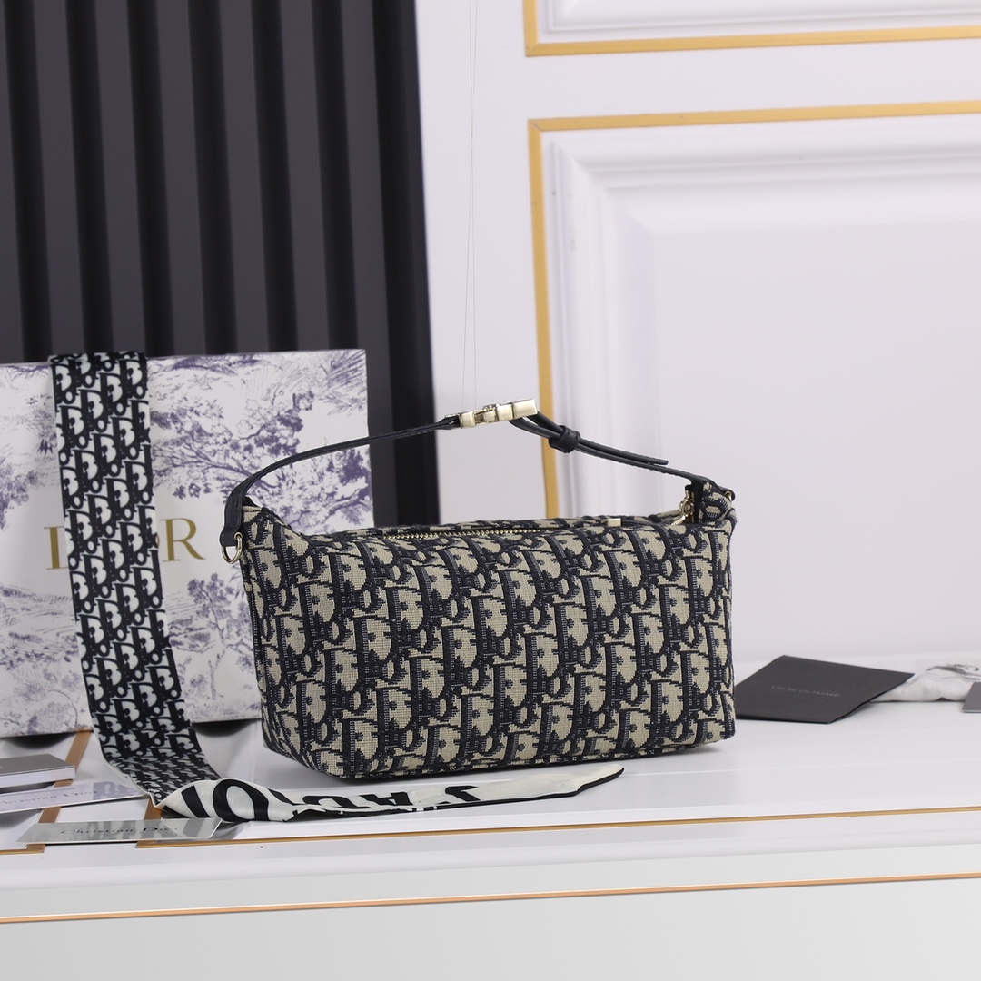 【DIOR】DIORTRAVEL NOMAD  -22 x 13 x 9.5 cm-6色