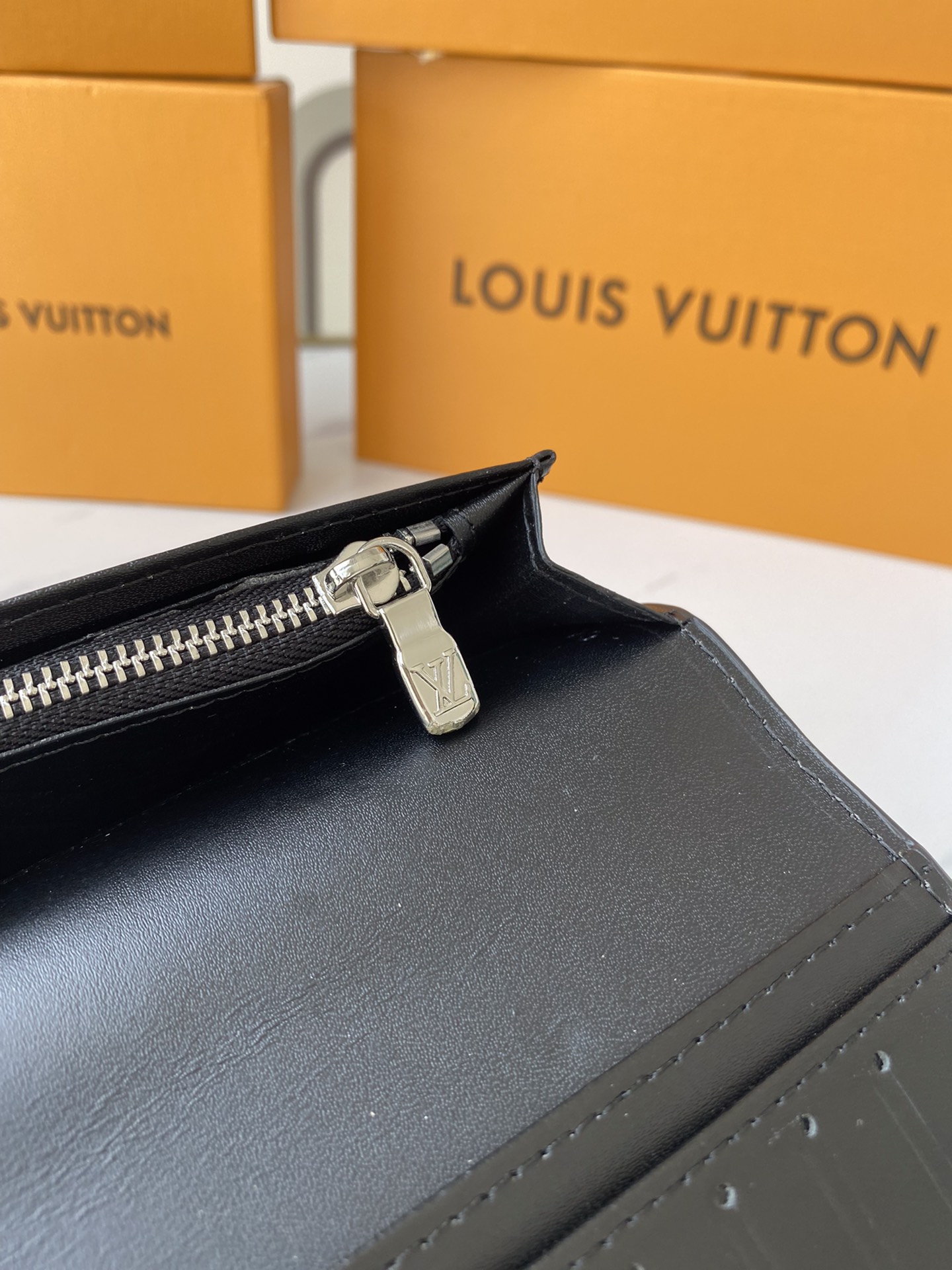 【LOUIS VUITTON】二つ折り 長財布 19x10x2cm
