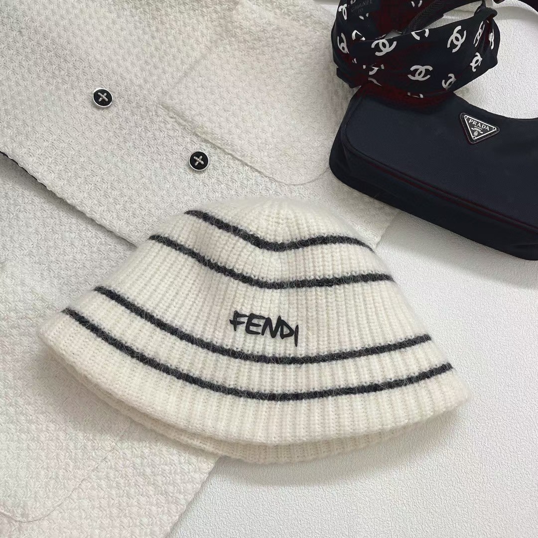 【キャップ 】FENDI  -6色
