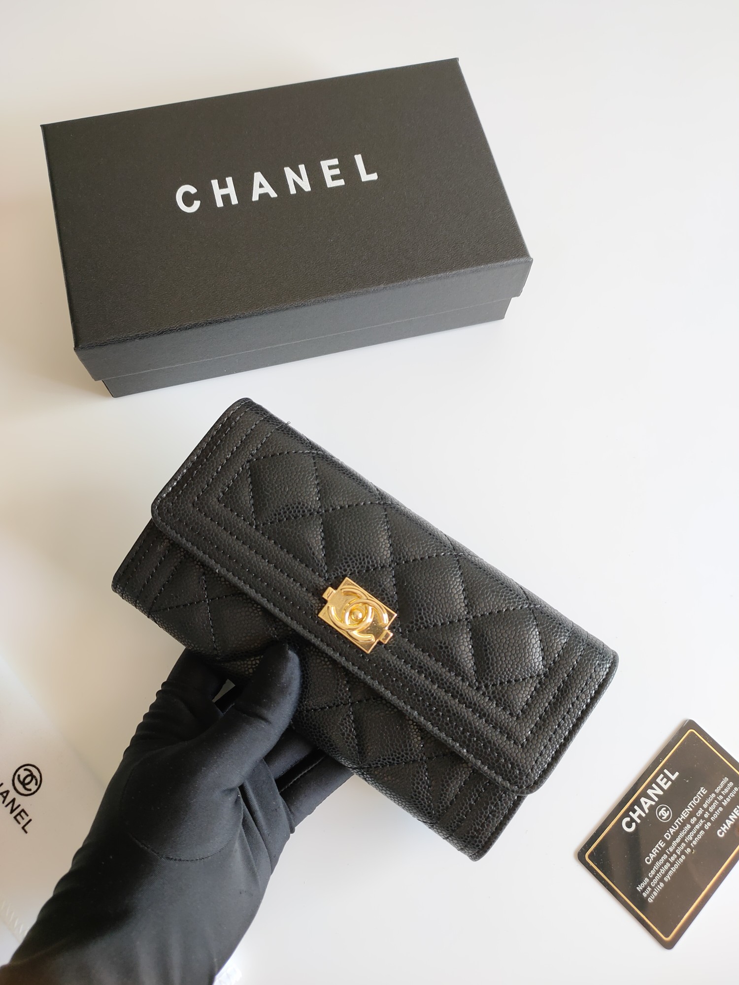 【CHANEL 】二つ折り財布  19-10-3CM