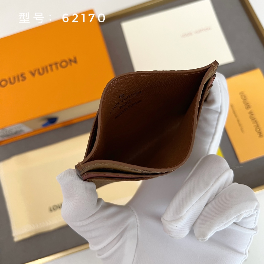 【LOUIS VUITTON】パスケース  7x11x2cm  -7色
