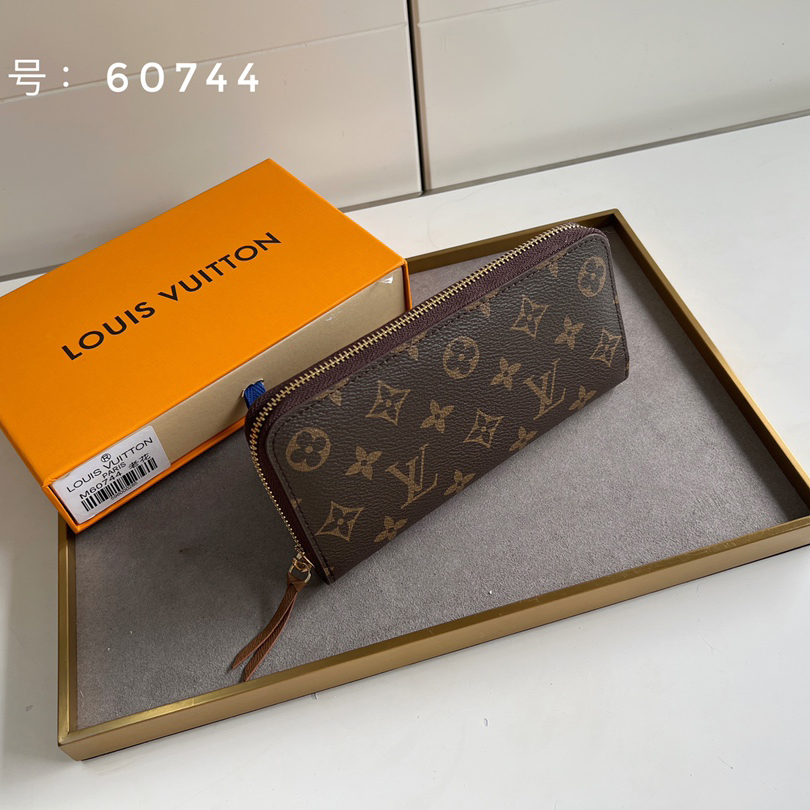 国内在庫(3日にお届け)  【LOUIS VUITTON】財布 M60755