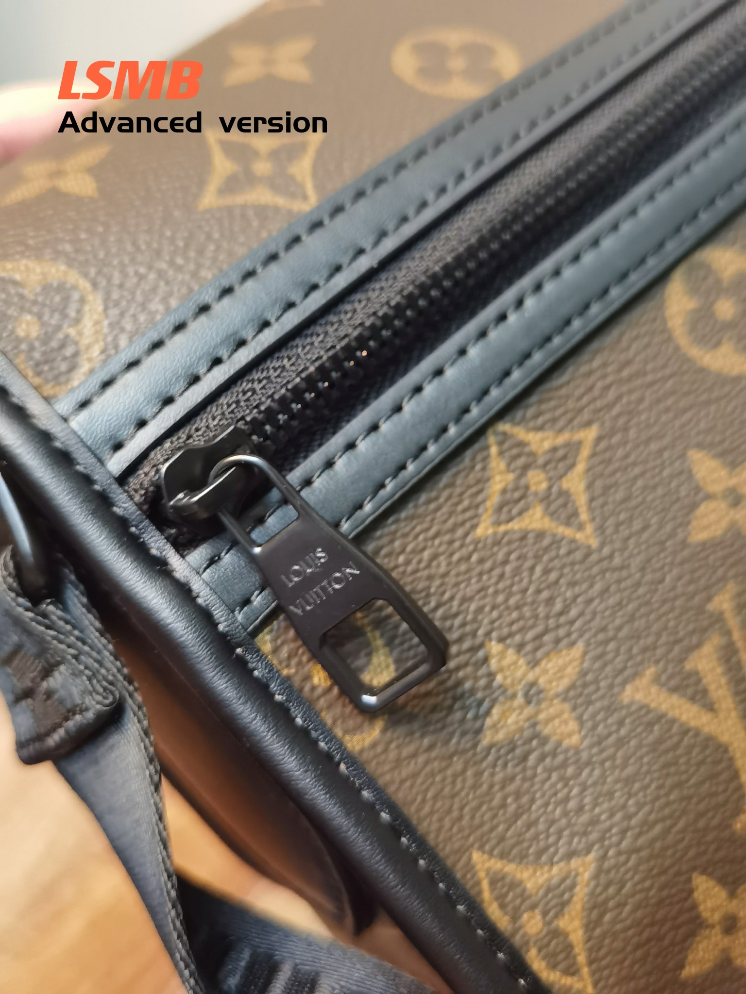 【LOUIS VUITTON】Archy    -35 x 24 x 8 cm