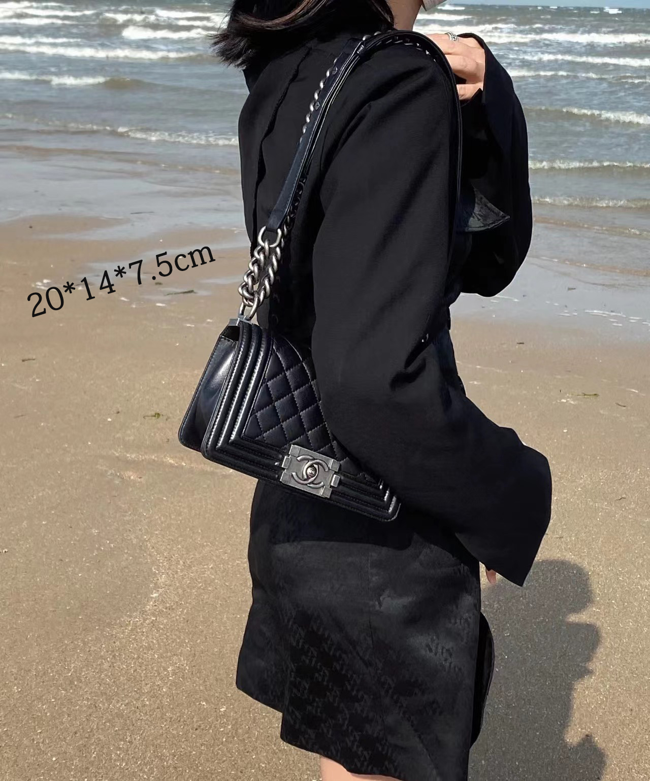 (シャネル )ボーイキャビアスキンショルダBAG LEBOY 2size