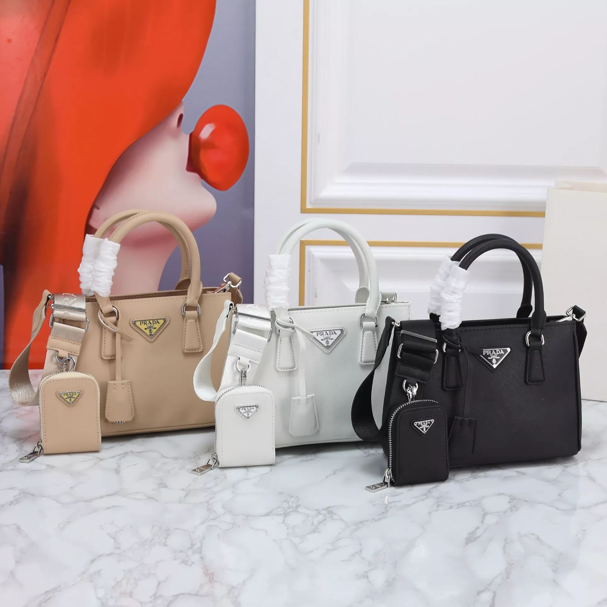 【PRADA】 サイズ:23×16.5×10cm -3色