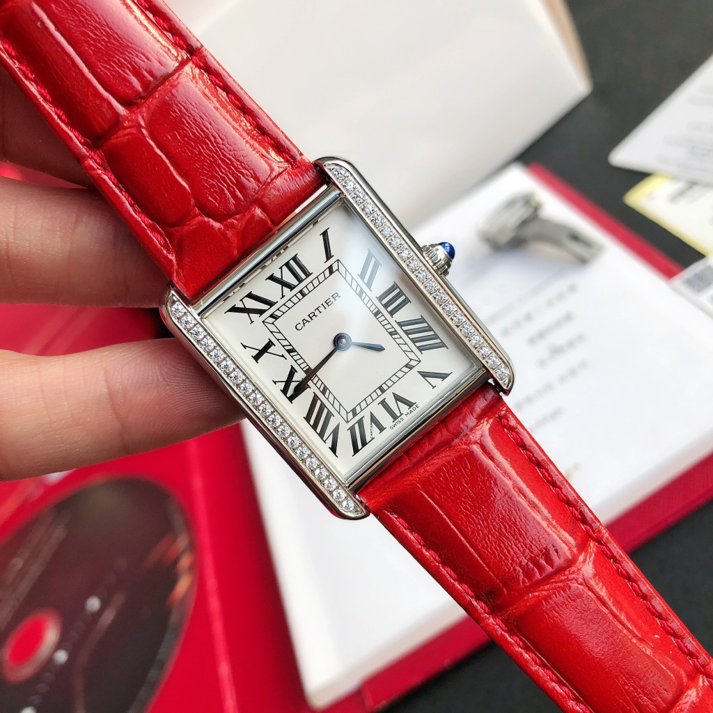 【Cartier】 レディース  27*34 MM