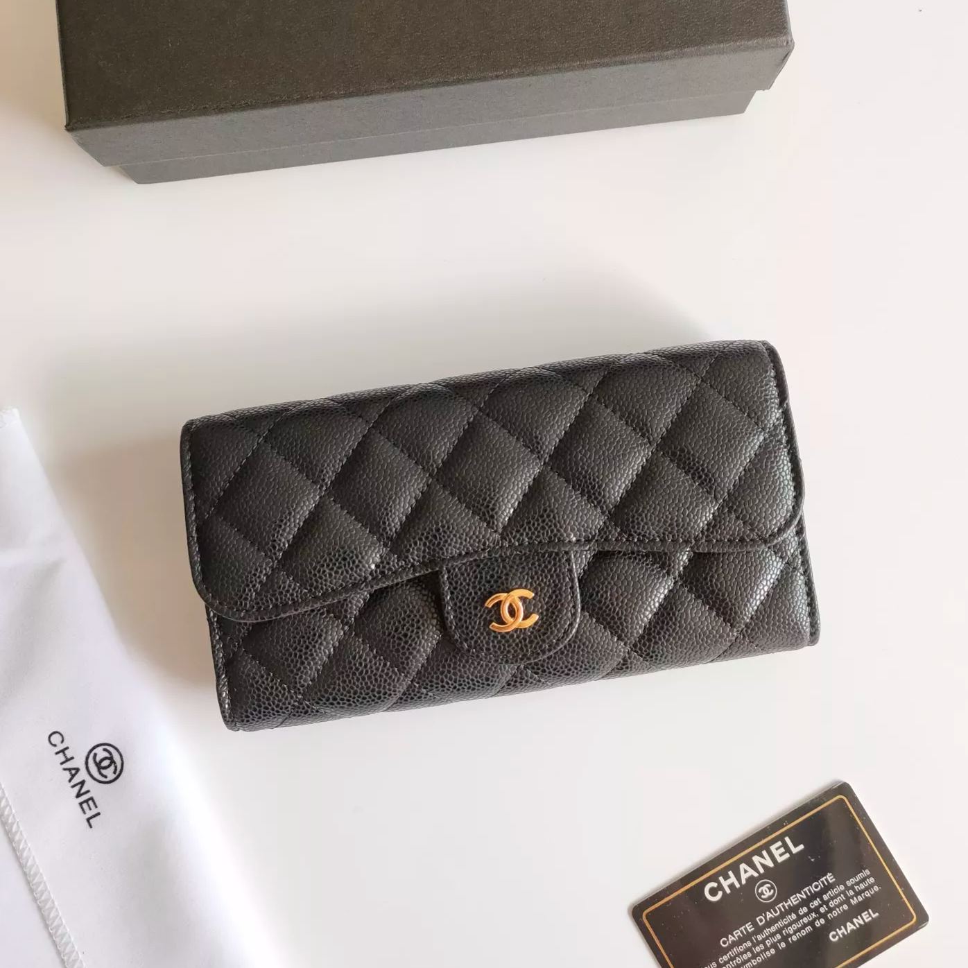 【CHANEL 】三つ折り財布  19-10-3CM