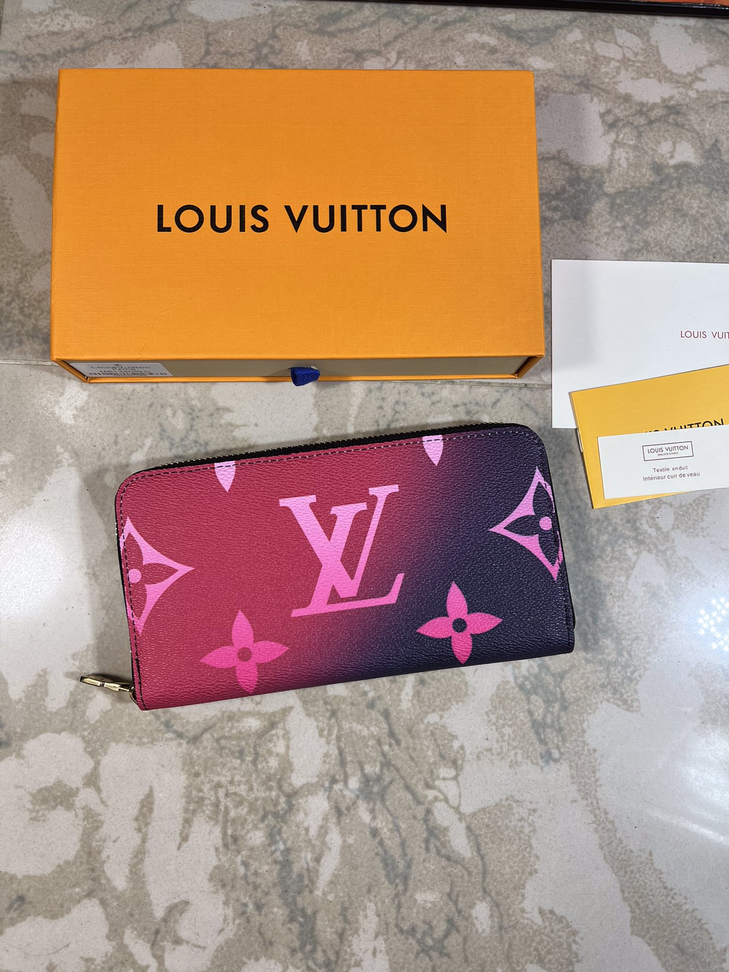 【LOUIS VUITTON】By The Pool  19.5 x 10.5 x 2.5 cm -3色
