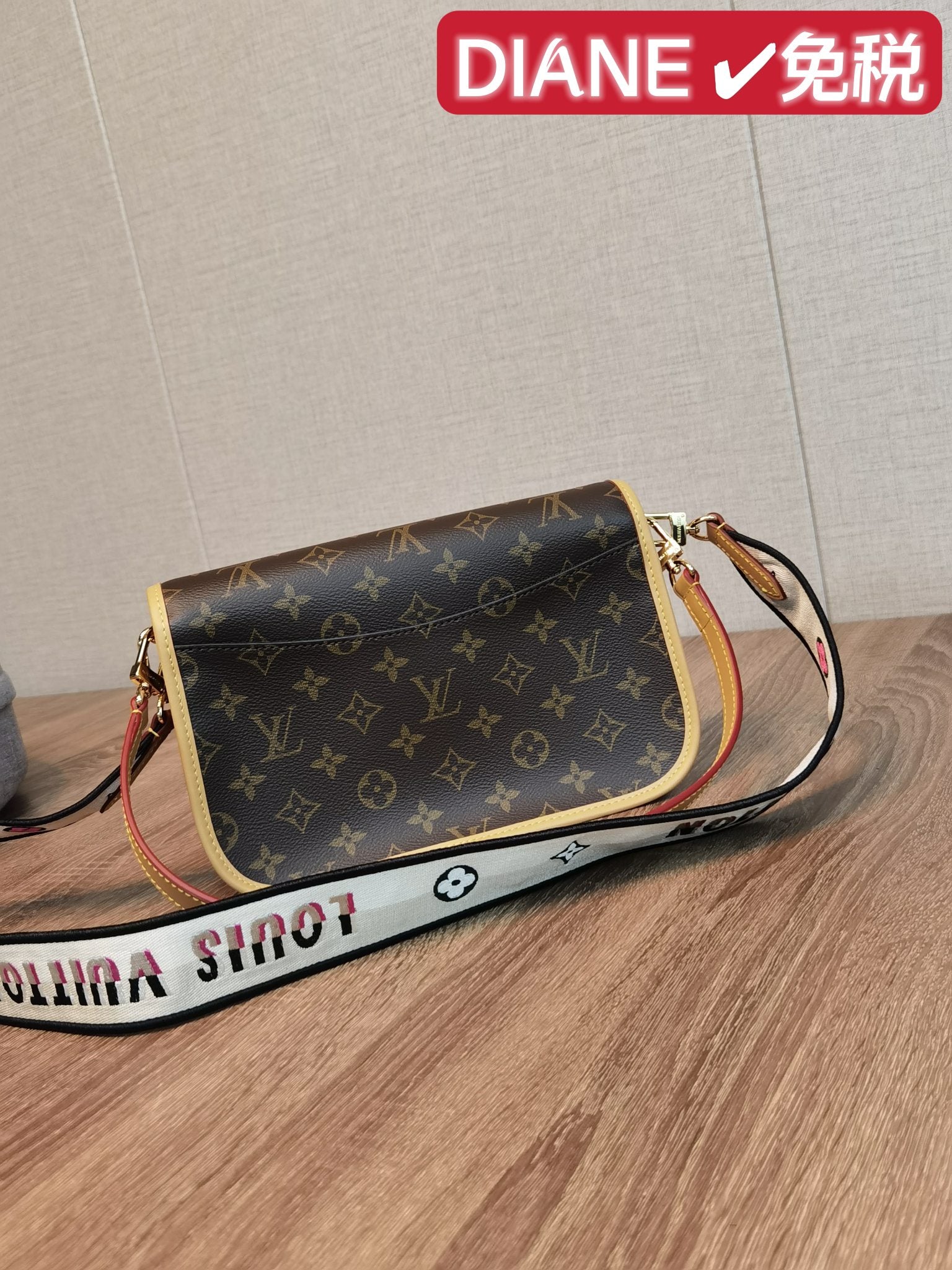 【LOUIS VUITTON】 番号：M45985 サイズ: 25.0 × 9.0 × 15.0 CM