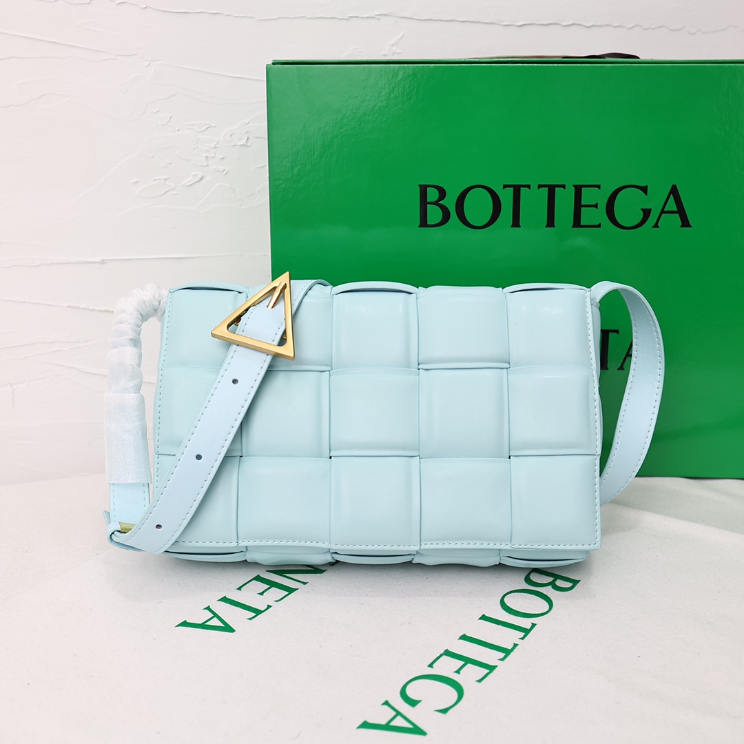 【Bottega Veneta】BV Padded Cassette bag -26*8*18CM -10色