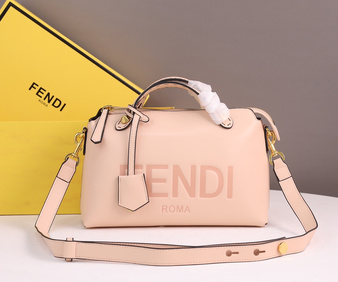 【FENDI】 By The Way Boston  サイズ: 28x8x15cm -5色