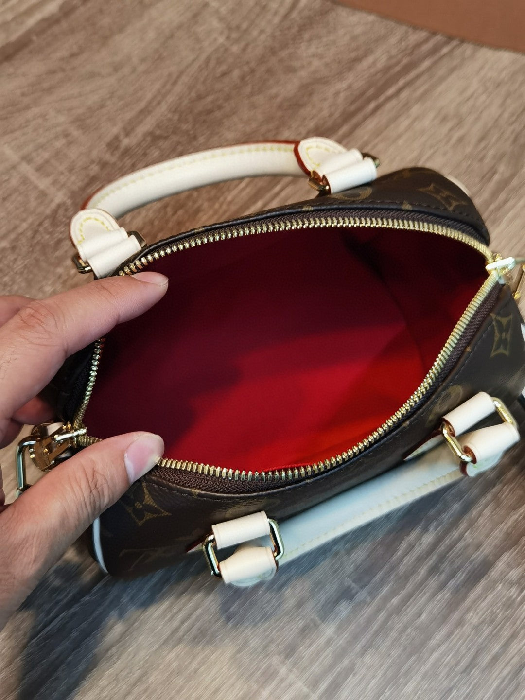 【LOUIS VUITTON】 番号：M41114 サイズ:20x 13.5x 11.5cm -2色