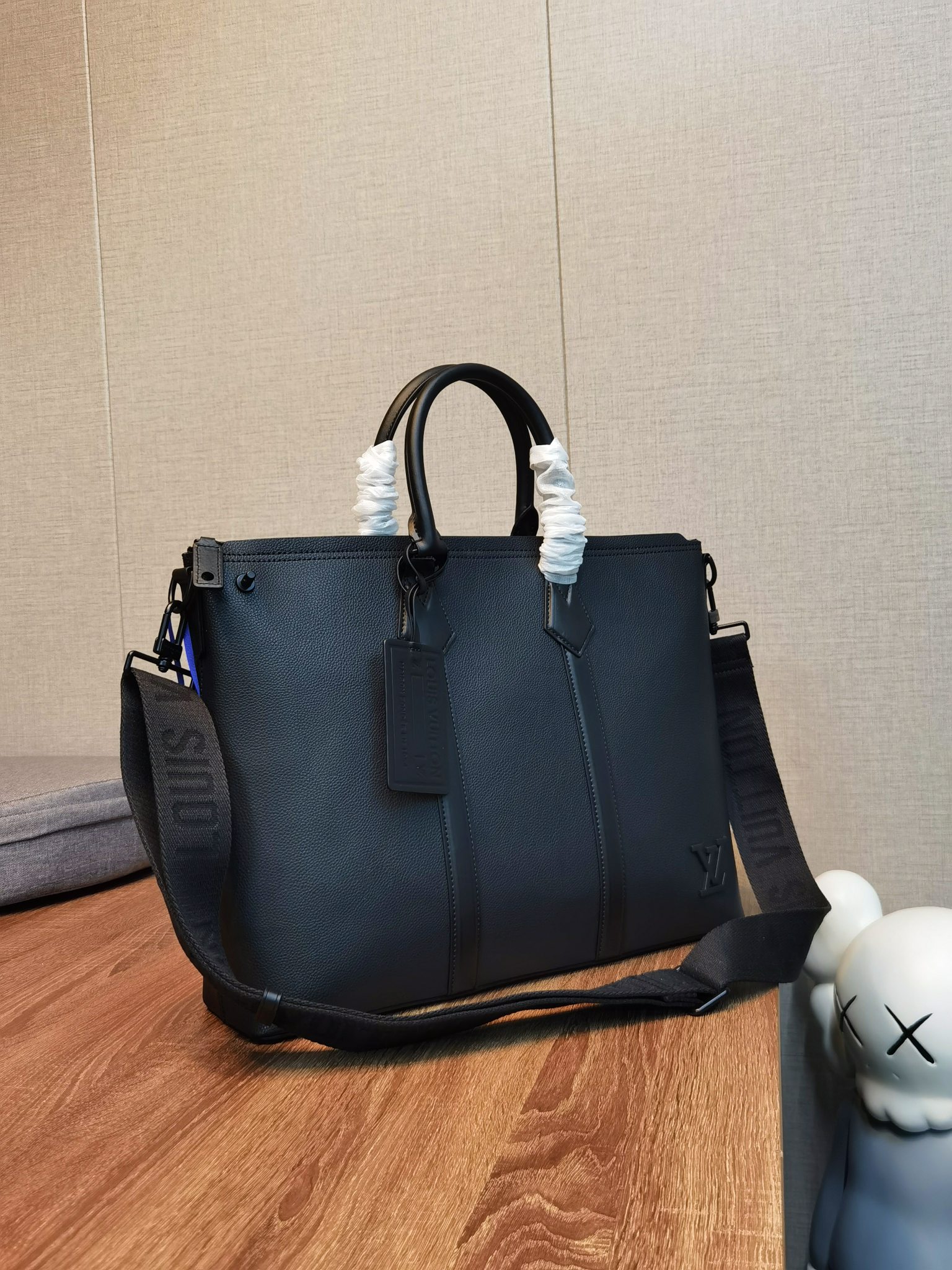 【LOUIS VUITTON】Lock It Tote   -43.0 x 33.5 x 16.0  cm