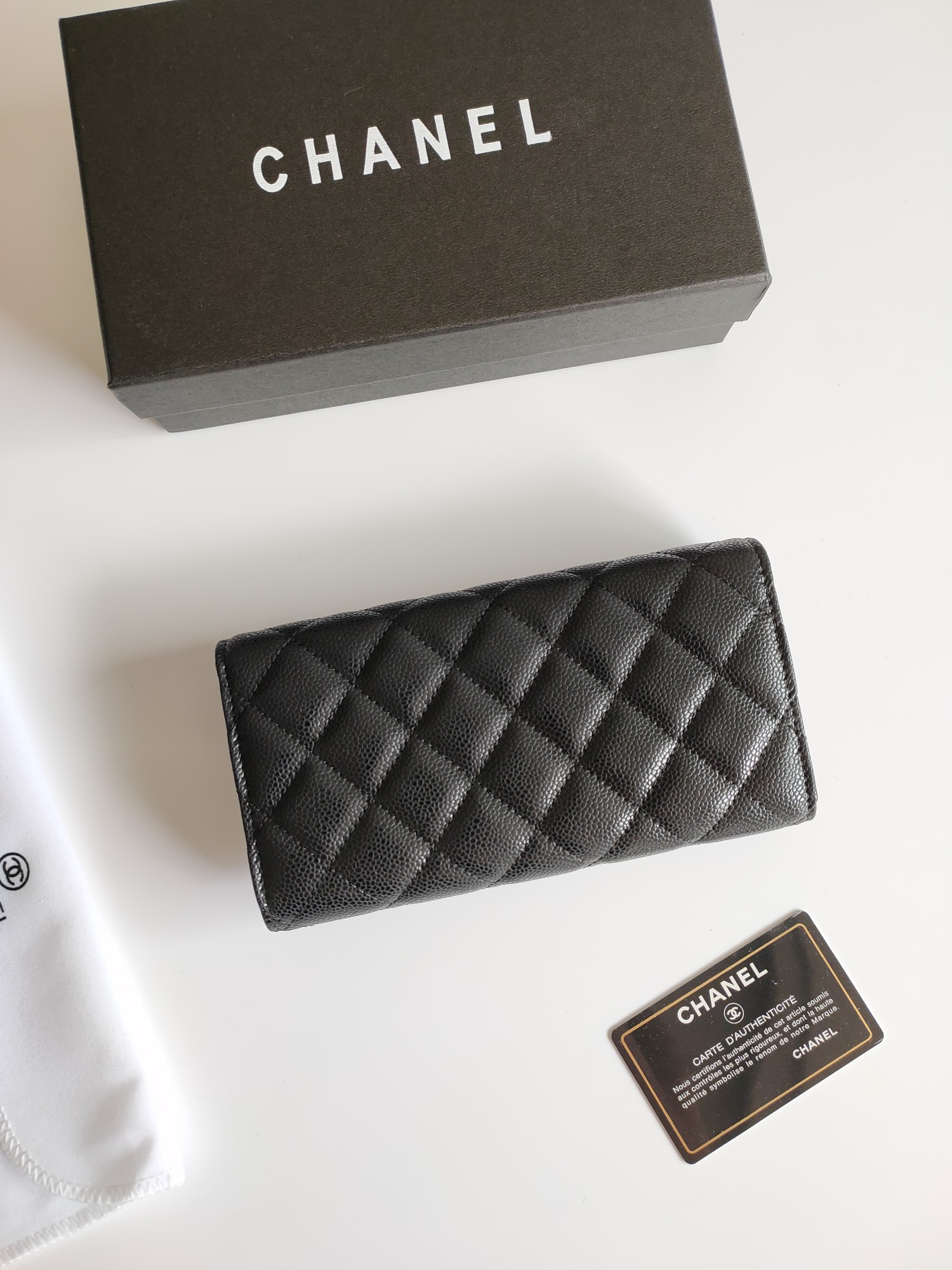 【CHANEL 】三つ折り財布  19-10-3CM