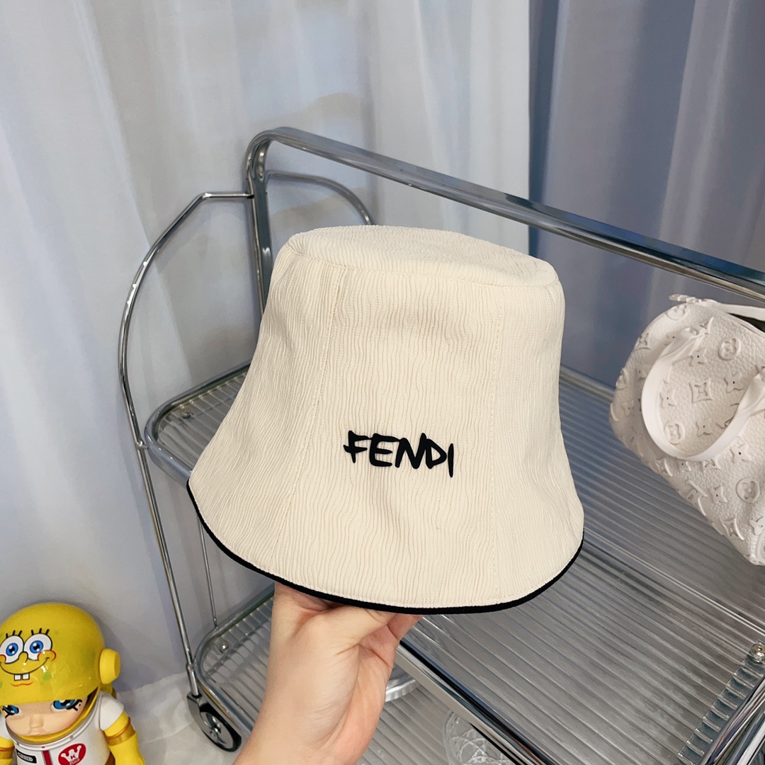 【キャップ 】FENDI  -3色