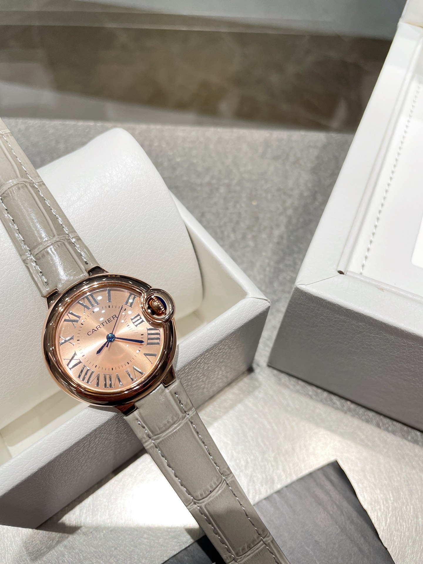 【Cartier】 レディース  33MM