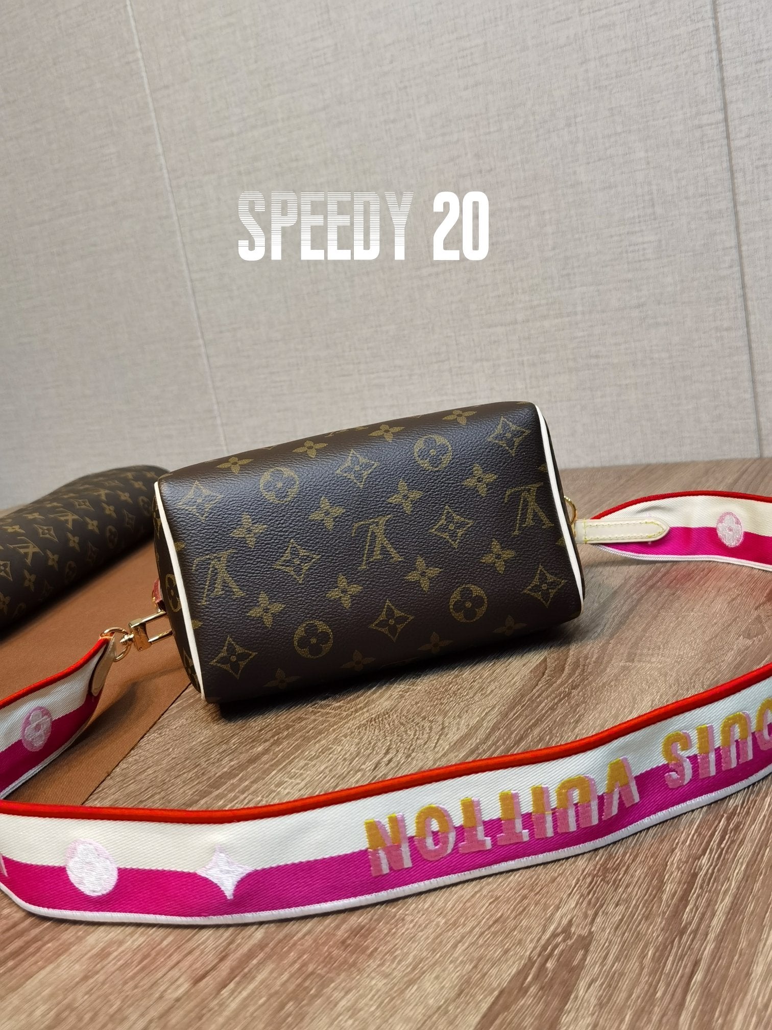【LOUIS VUITTON】 番号：M41114 サイズ:20x 13.5x 11.5cm -2色