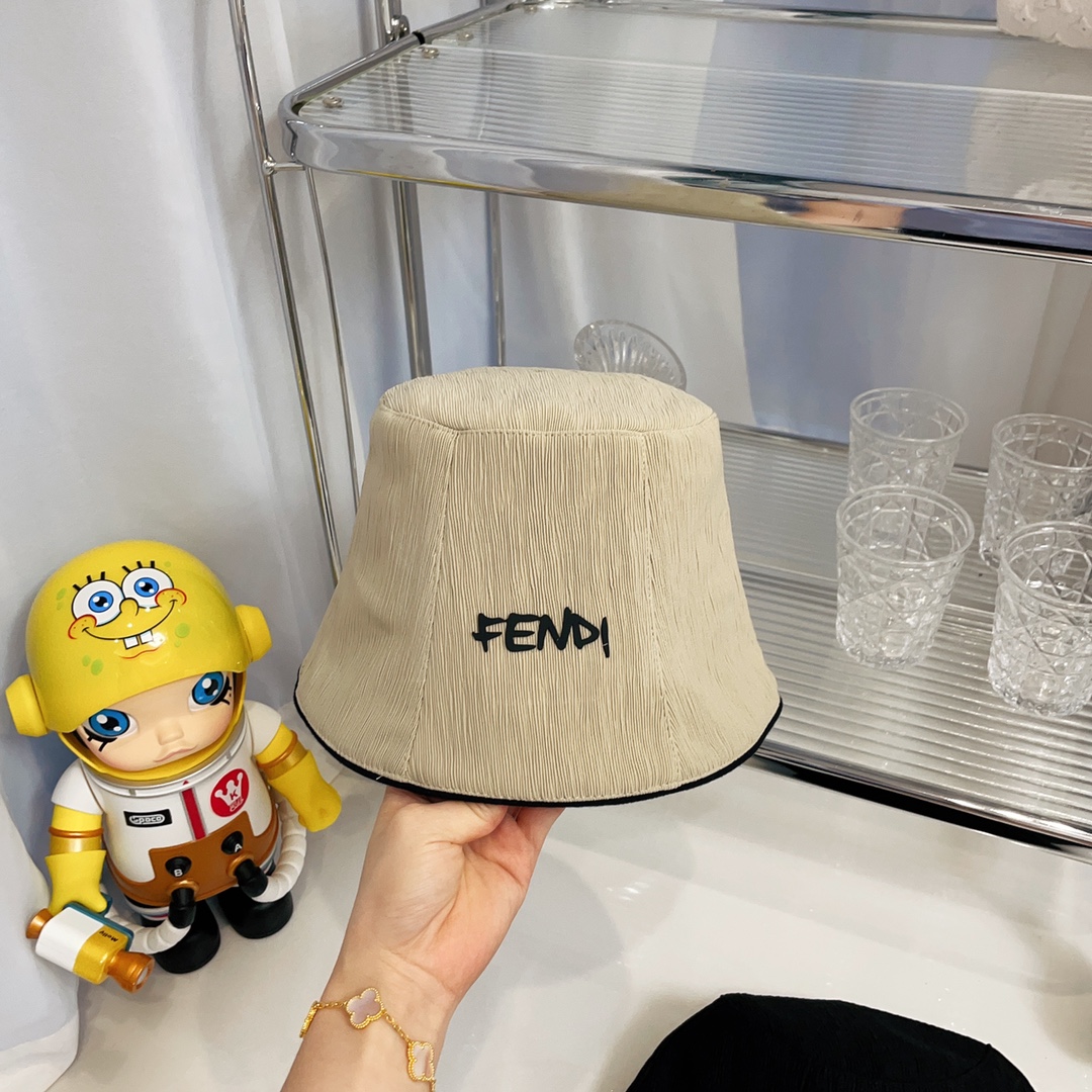 【キャップ 】FENDI  -3色