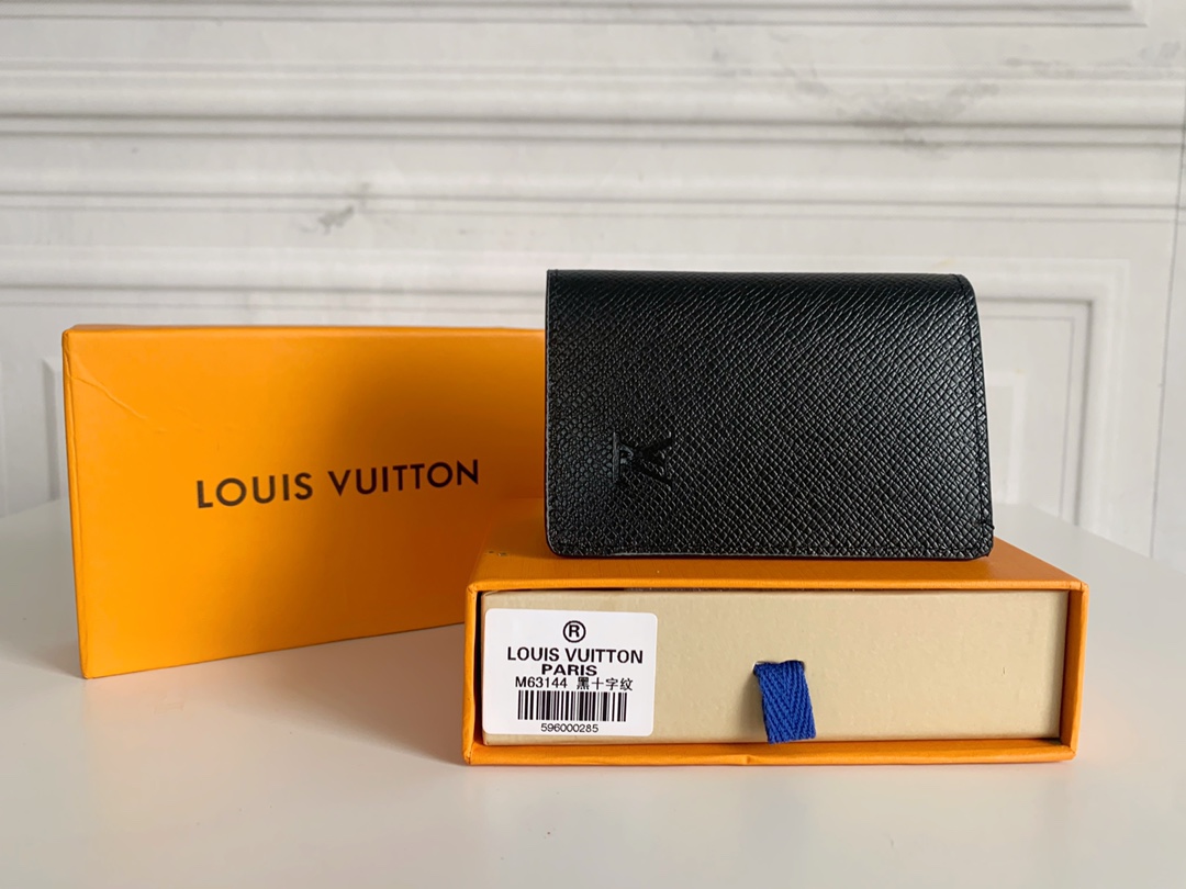 【LOUIS VUITTON】パスケース  7x11x2cm  -6色
