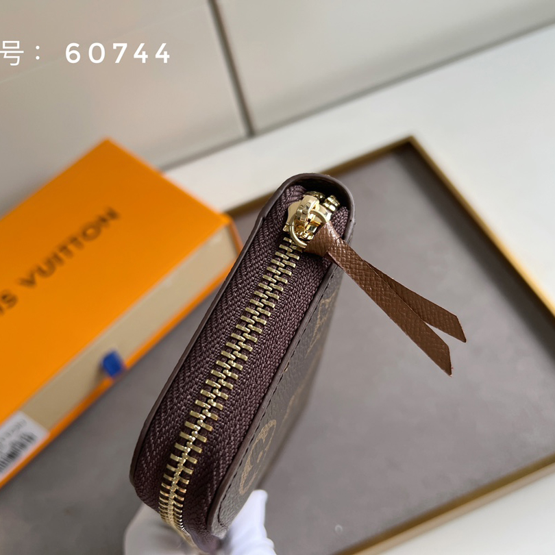 国内在庫(3日にお届け)  【LOUIS VUITTON】財布 M60755
