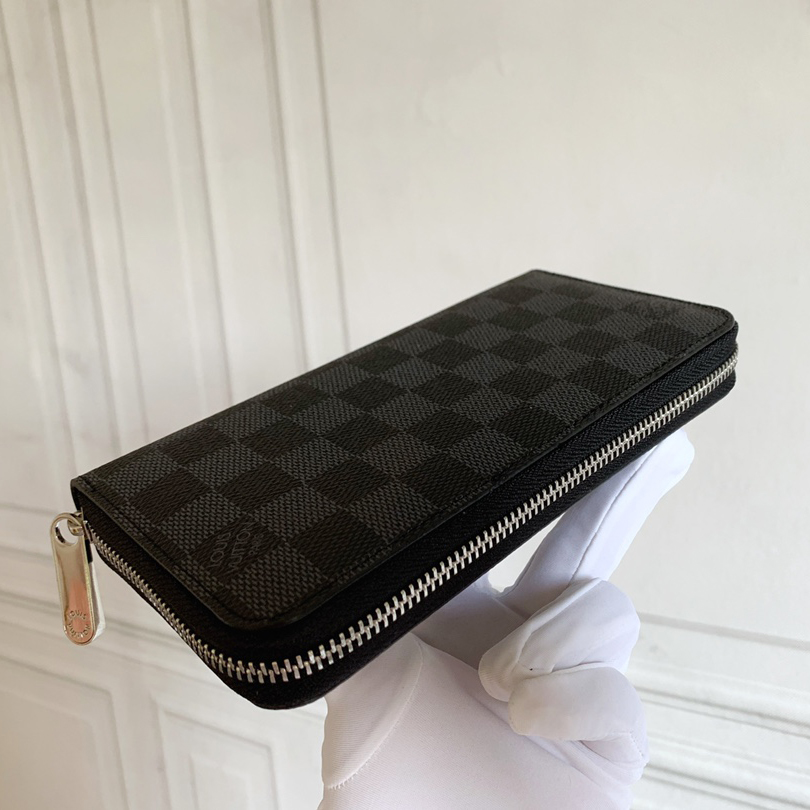 国内在庫(3日にお届け)  【LOUIS VUITTON】財布 N62581
