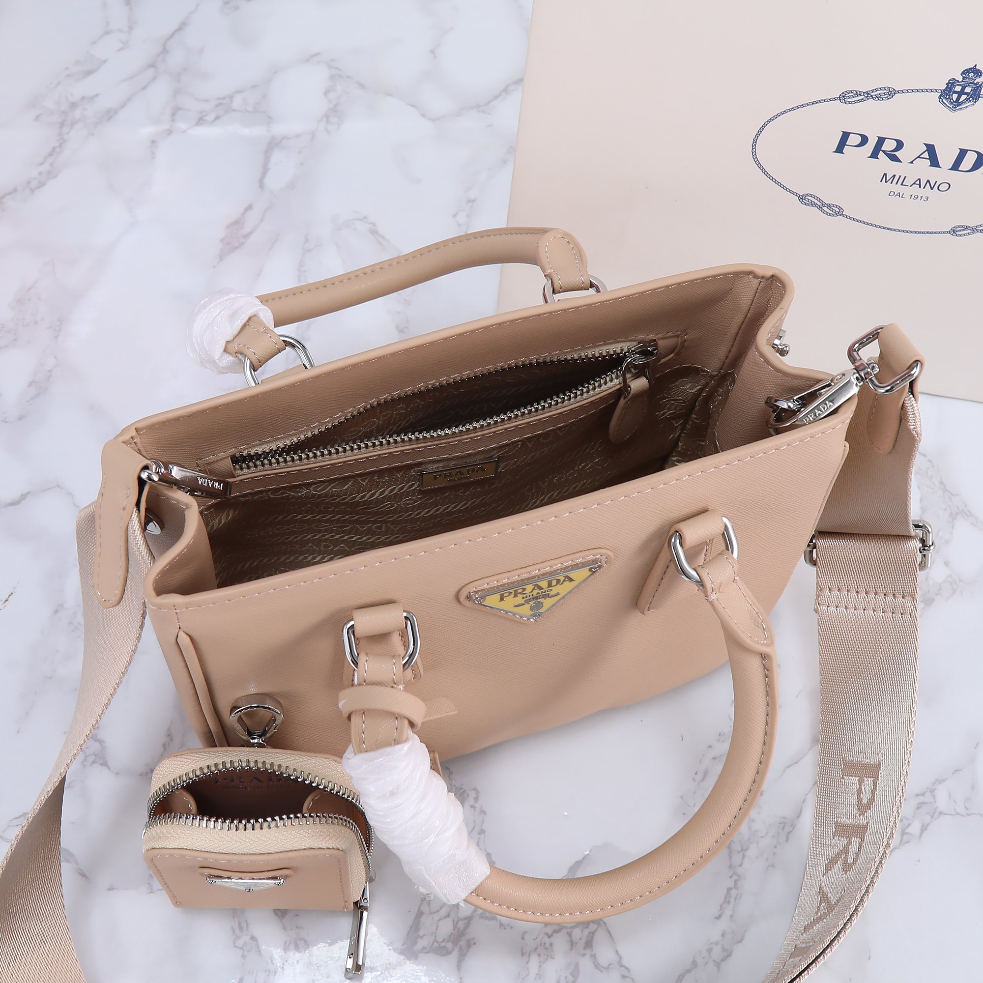 【PRADA】 サイズ:23×16.5×10cm -3色