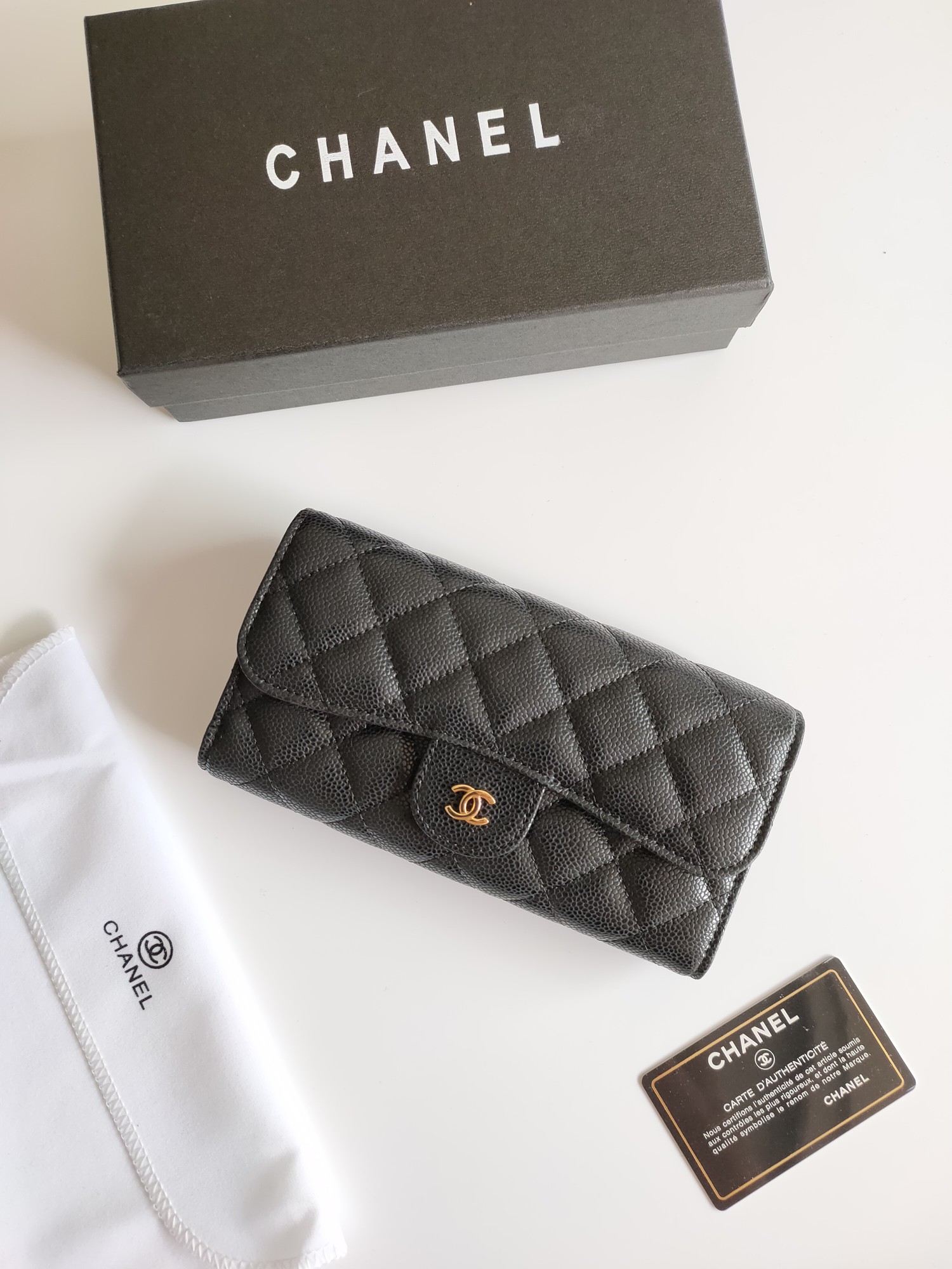 【CHANEL 】三つ折り財布  19-10-3CM