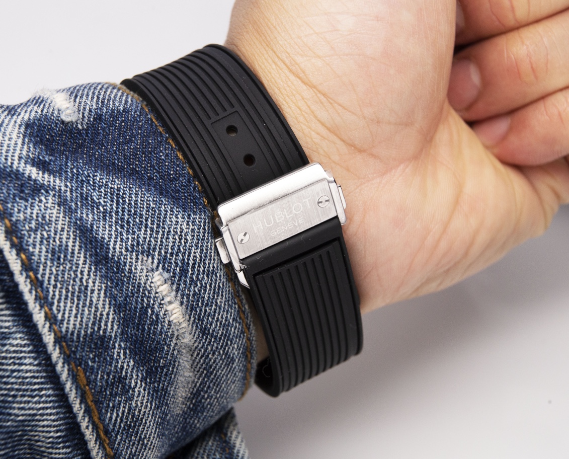 【20-25日間の輸送時間】【HUBLOT】45MM