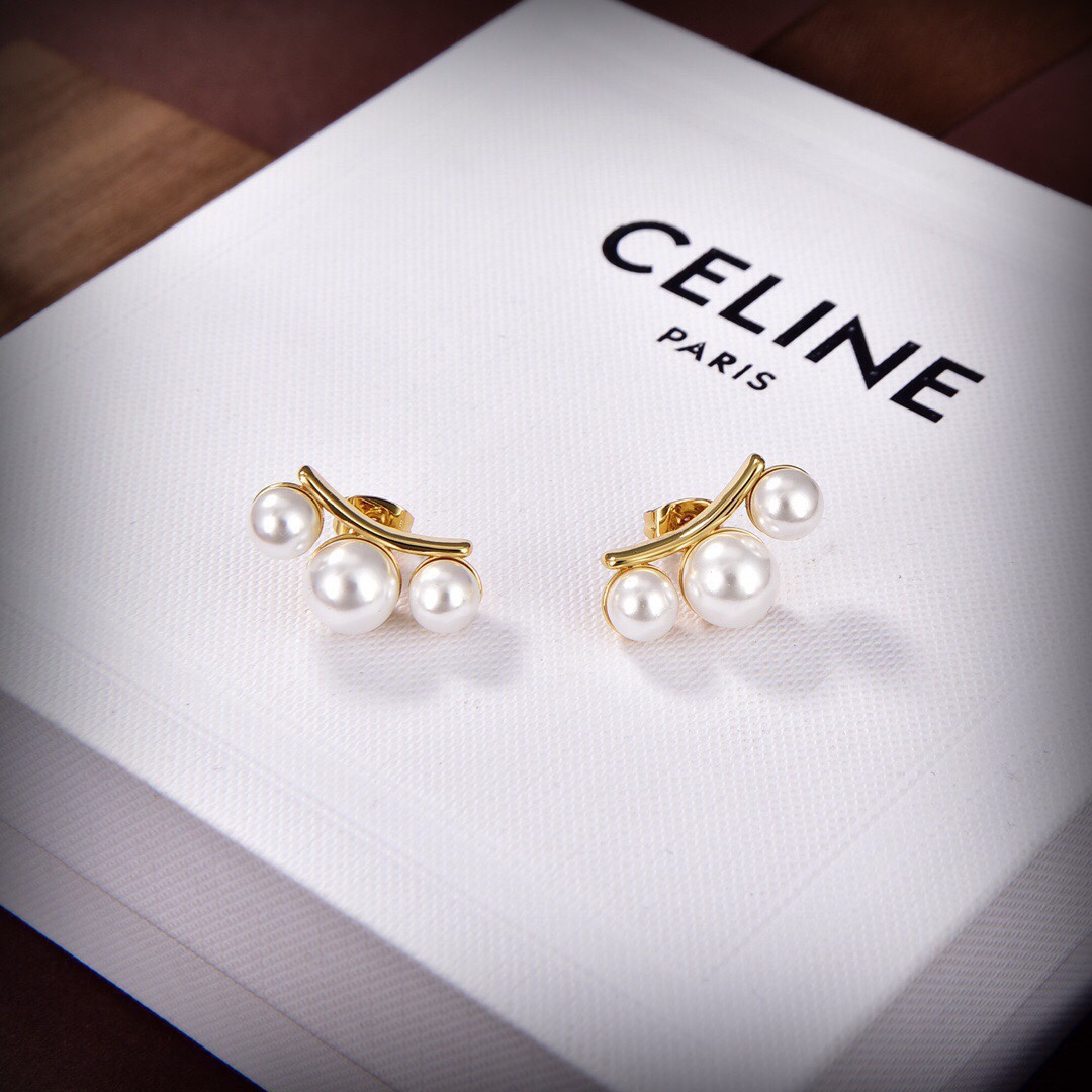 【ピアス】★Celine ★
