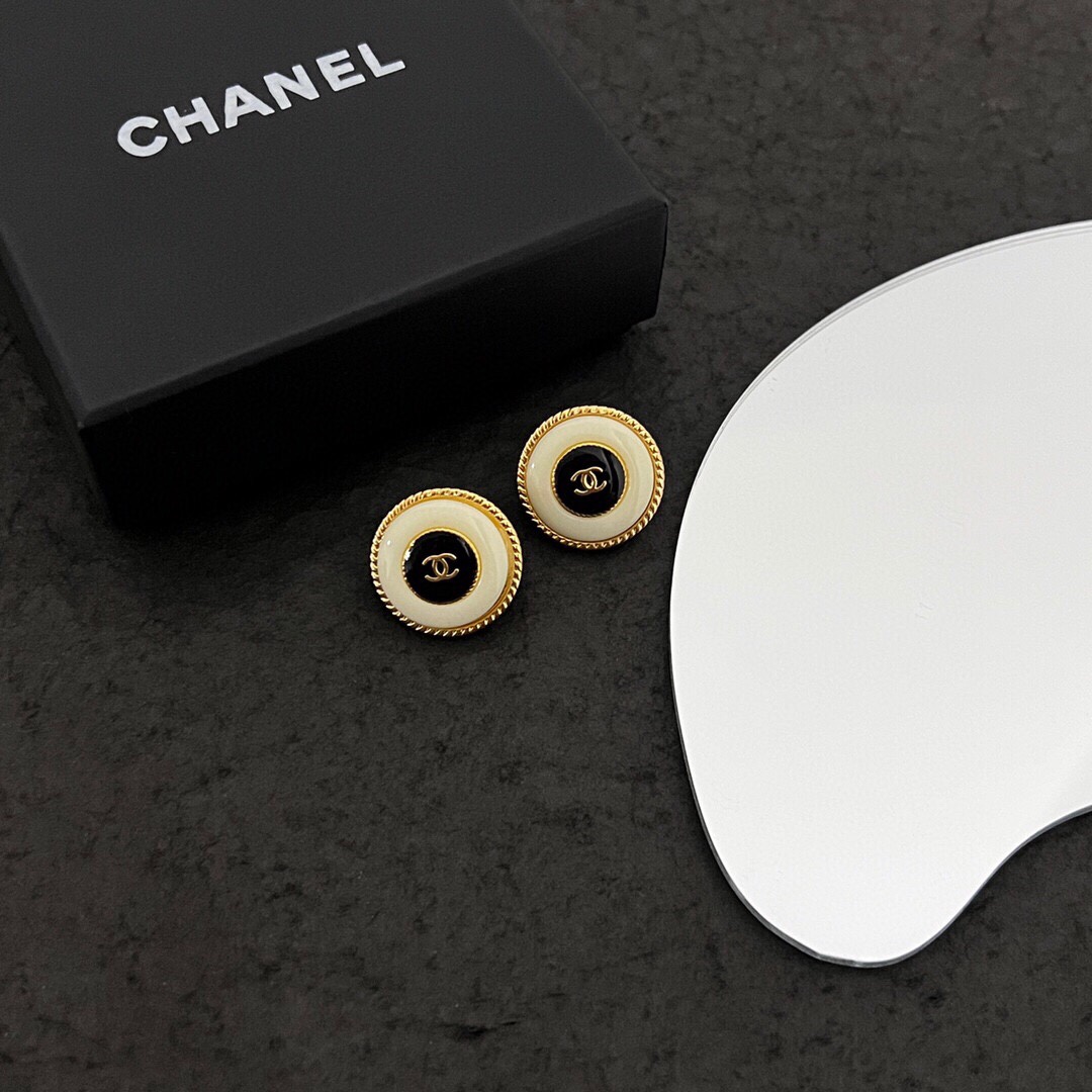 【ピアス】★ CHANEL シャネル ＆ 2色