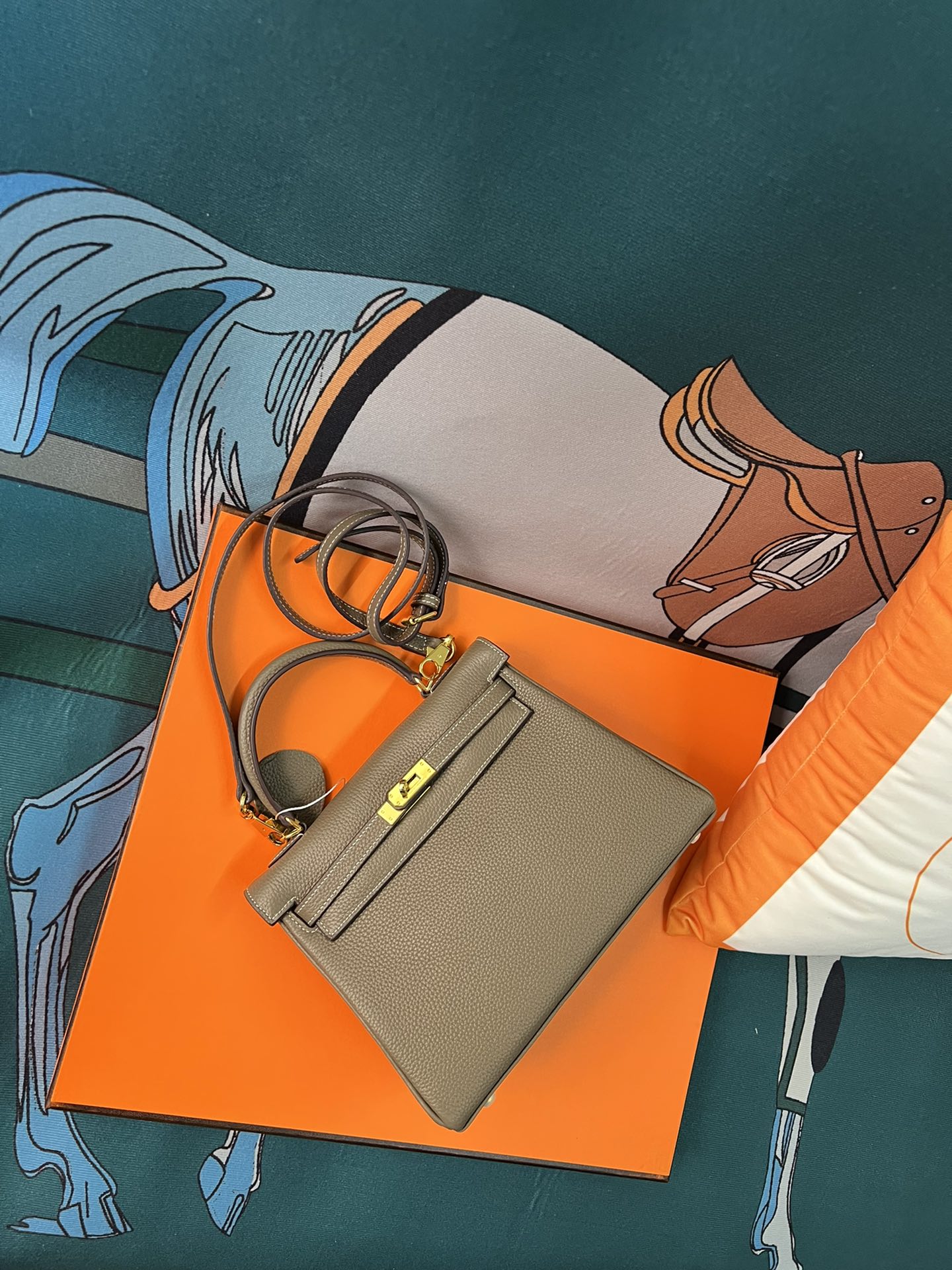 HERMES(エルメス) kelly 25 28 ケリー ハンドバッグ ゴールド金具 2 WAY -6色