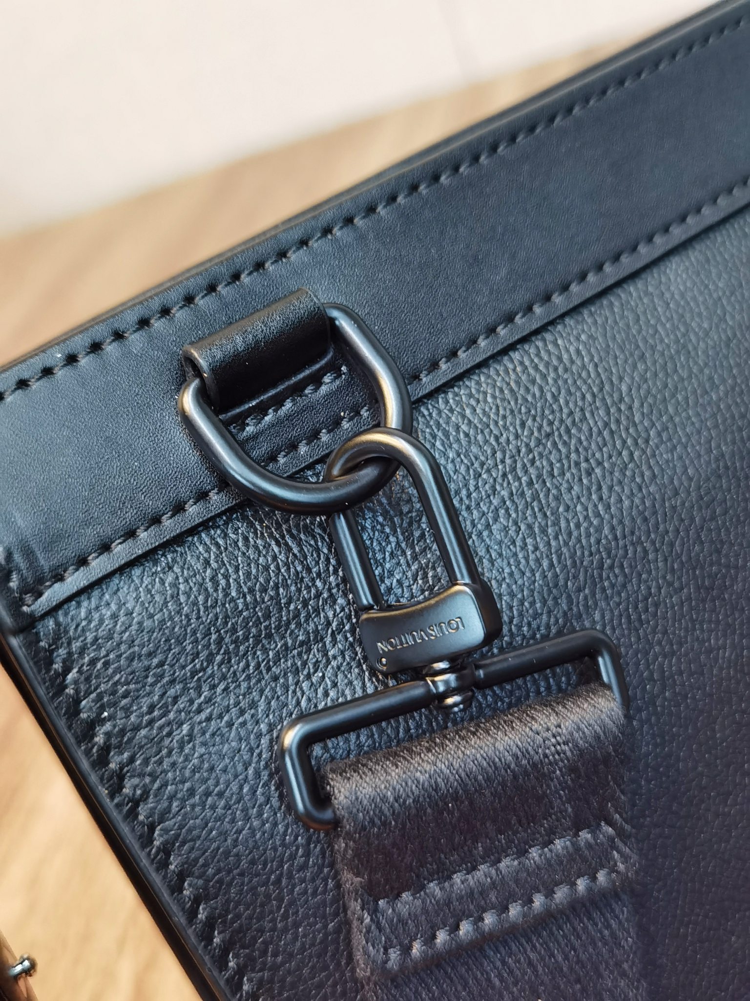 【LOUIS VUITTON】 Pochette Voyage  -28 x 21 x 6 cm