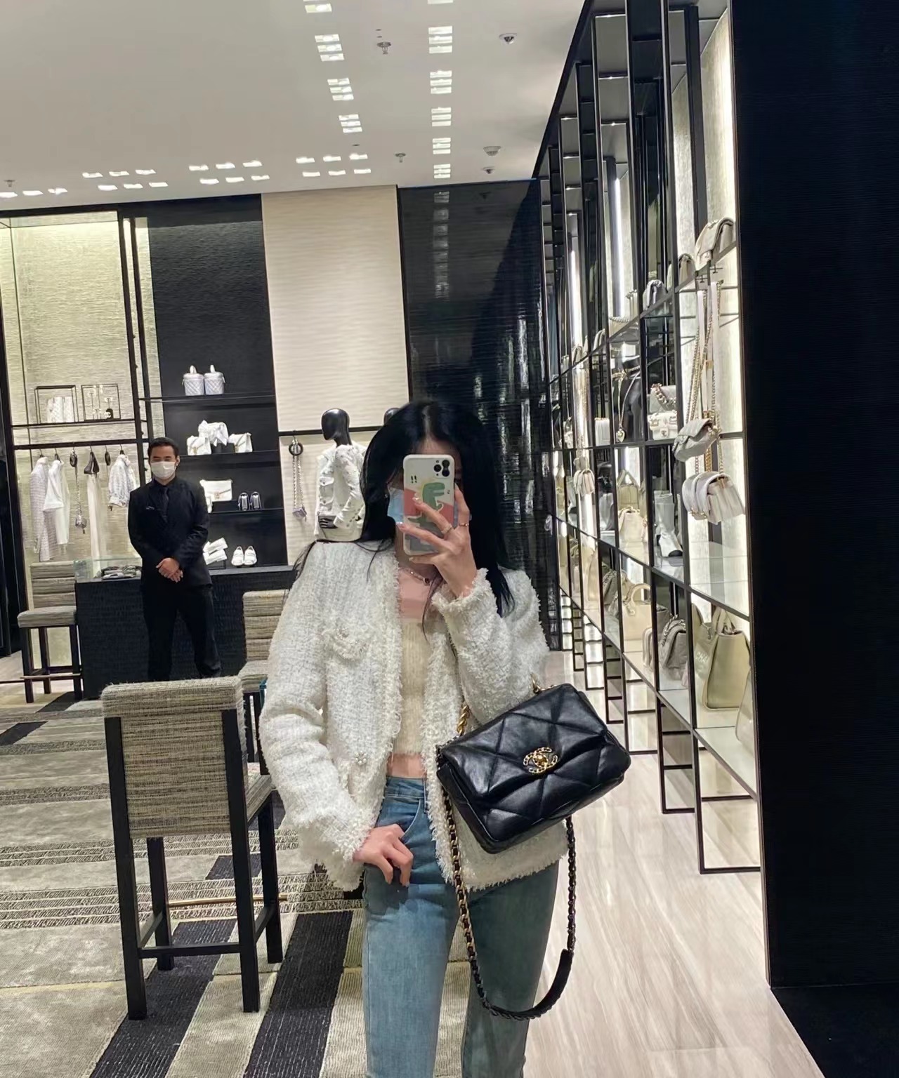 人気商品 CHANEL 19 ハンドバッグ ラムスキン -4色