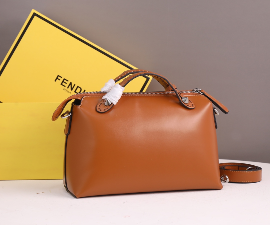 【FENDI】 By The Way Boston  サイズ: 28x8x15cm -5色