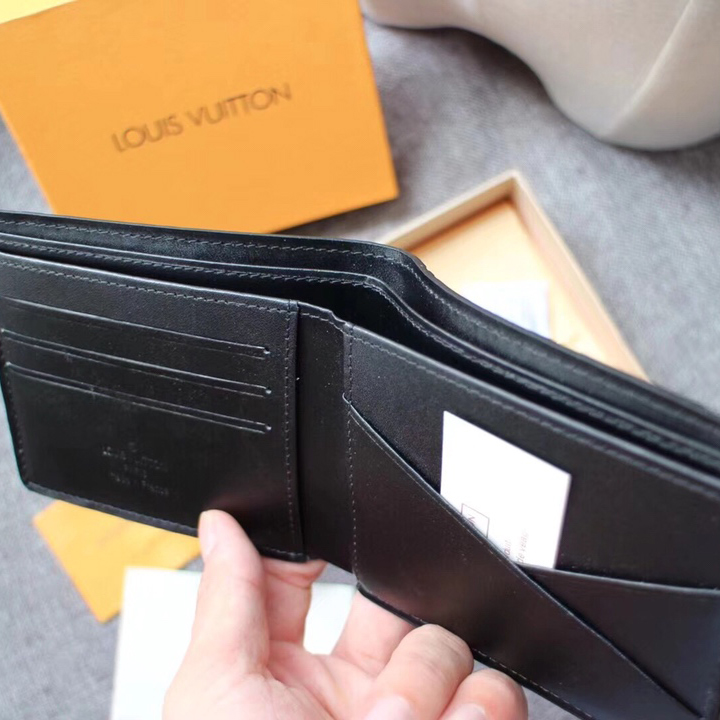 国内在庫(3日にお届け)  【LOUIS VUITTON】財布 M60883