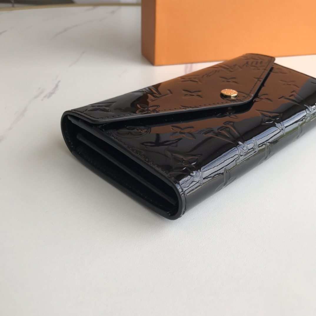【LOUIS VUITTON】ボタン財布  19x10x2cm -4色